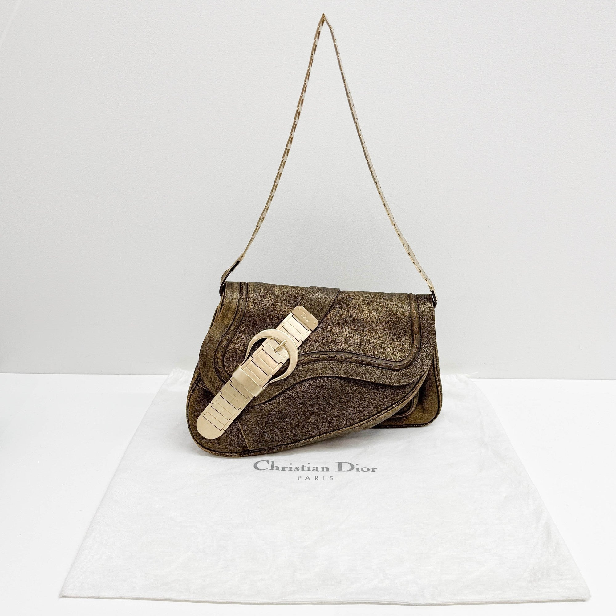 Gaucho Oyster Strap Gold Leather Shoulder Bag