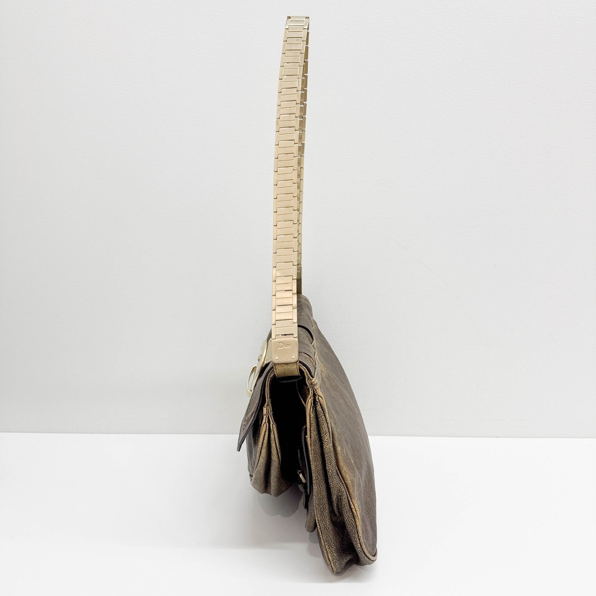 Gaucho Oyster Strap Gold Leather Shoulder Bag