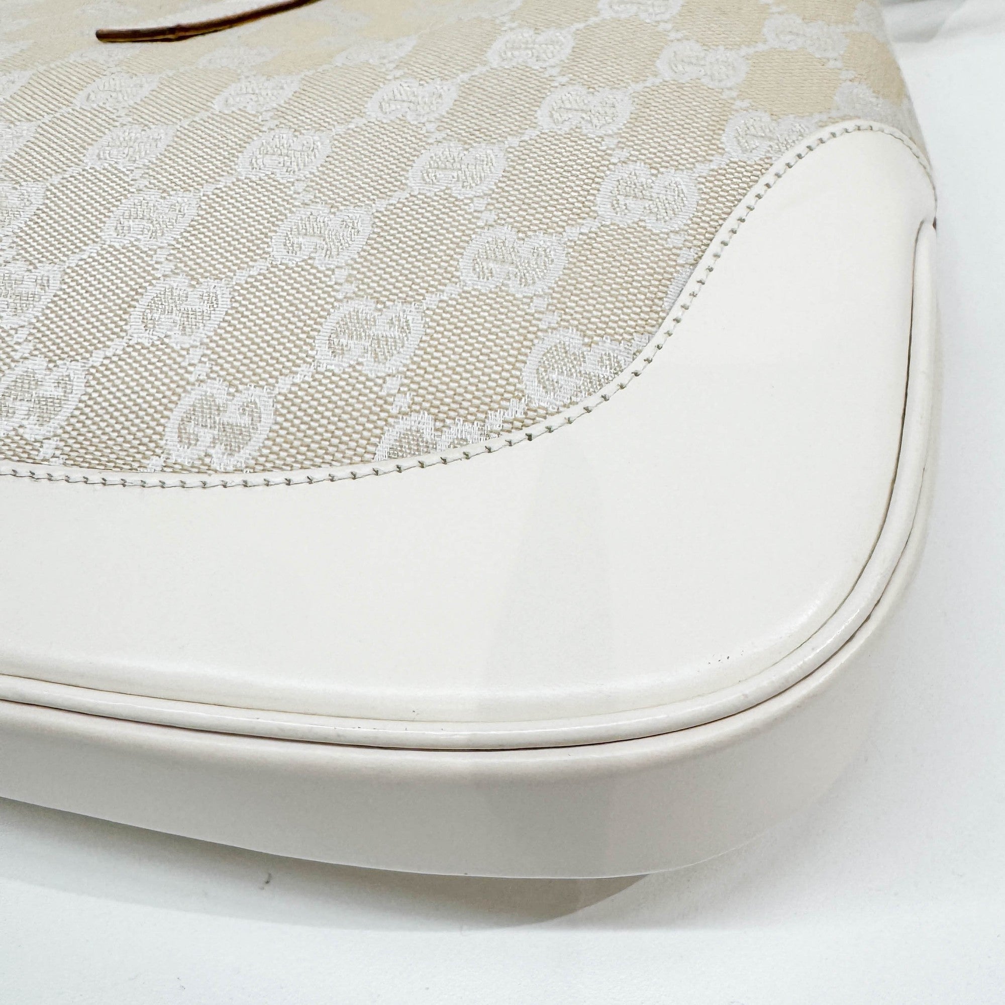 Jackie Beige GG Canvas Shoulder Bag