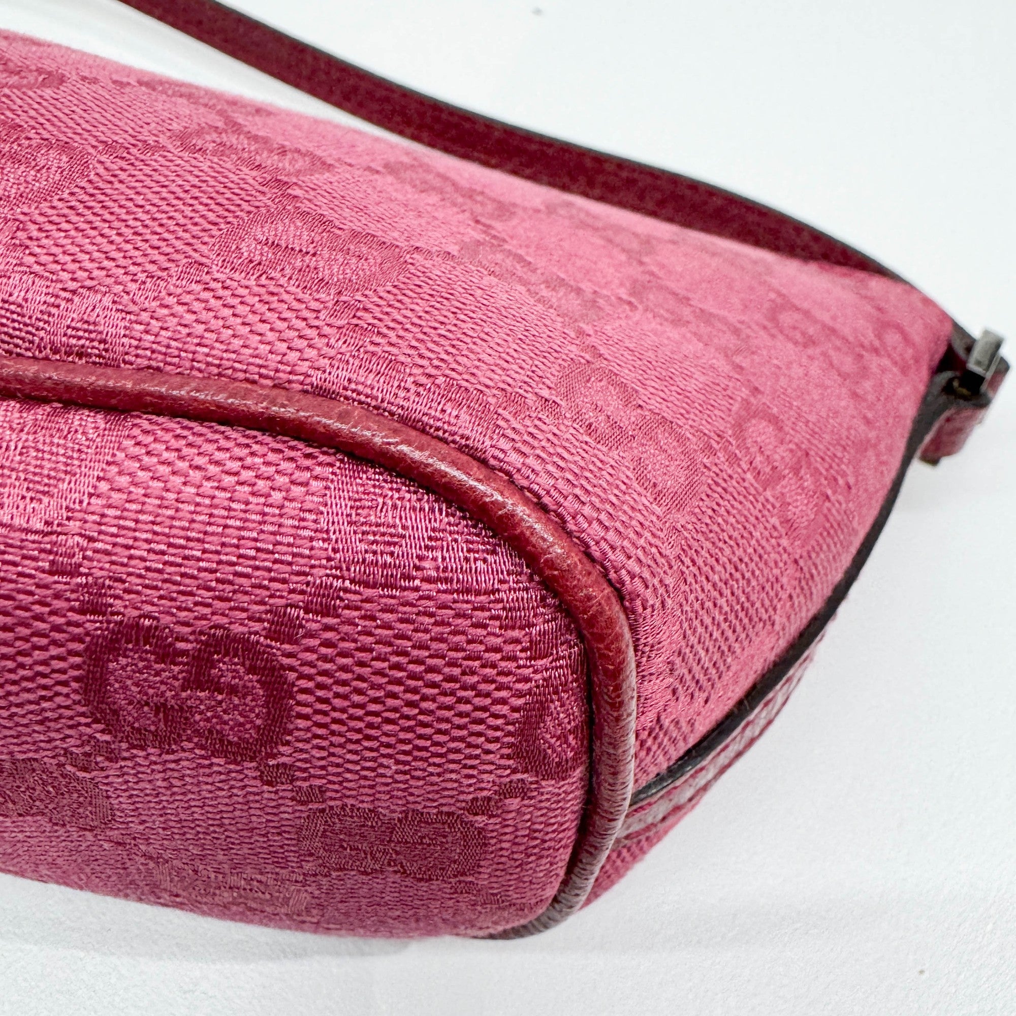 Boat Magenta Pink GG Canvas Pouch Bag