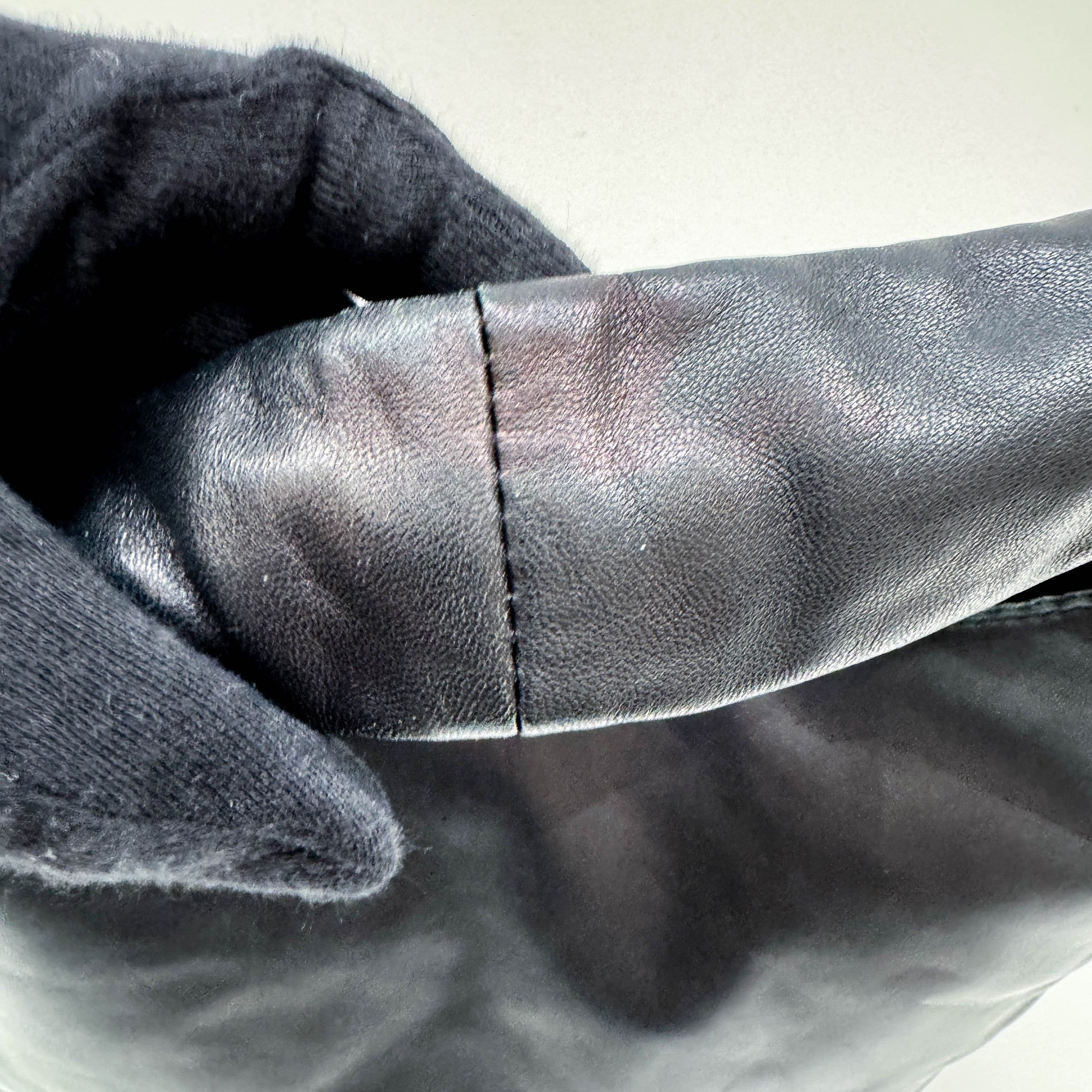 Viento 30 Black Leather Hobo Bag