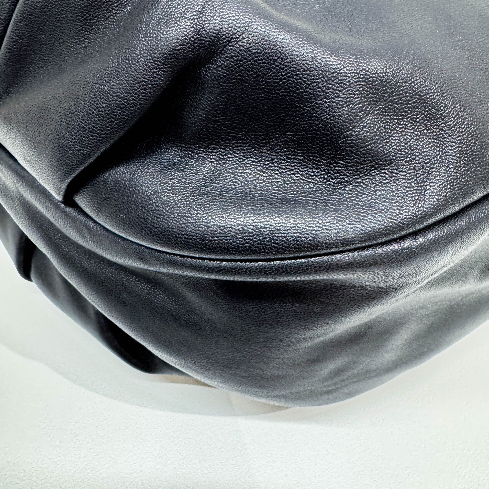 Viento 30 Black Leather Hobo Bag