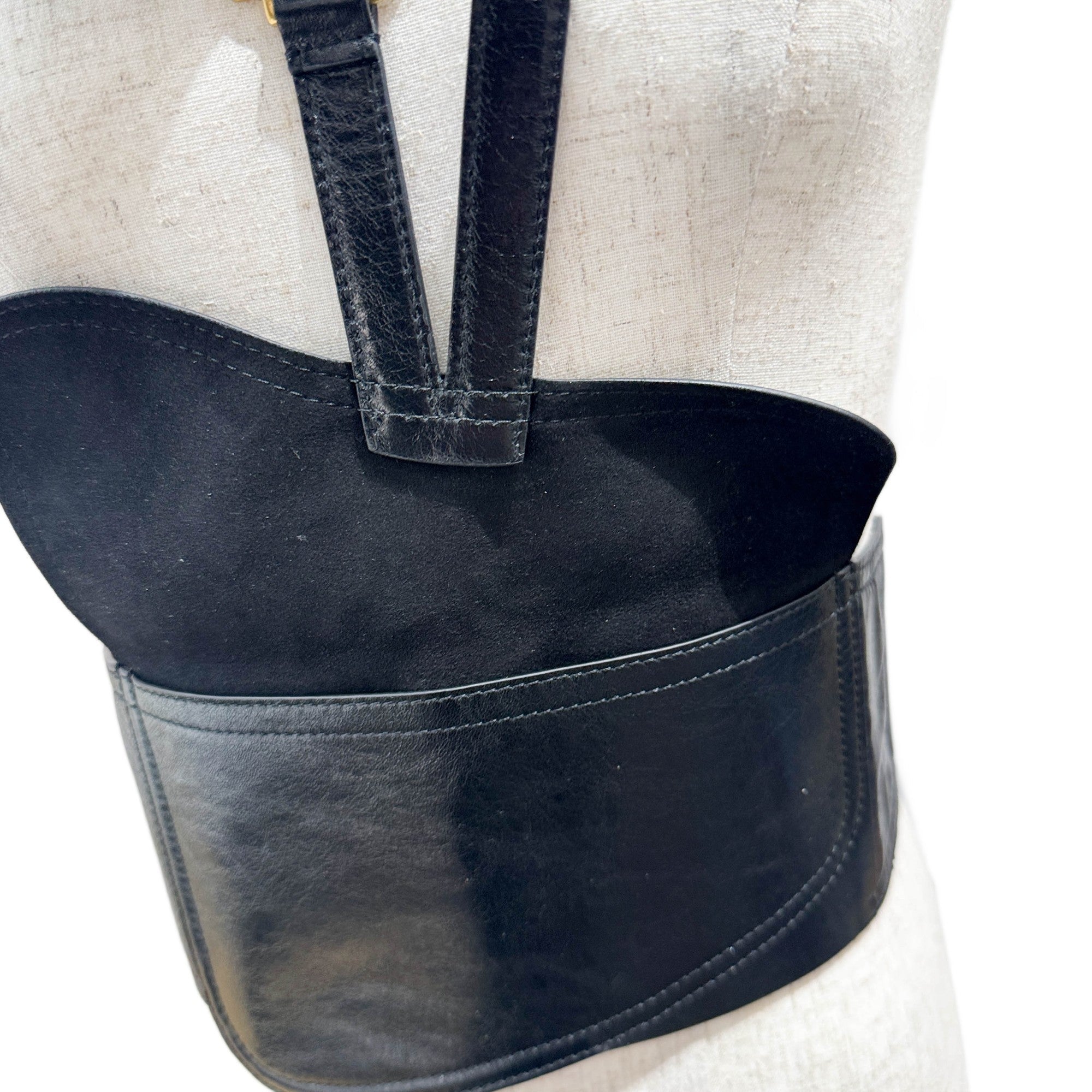 Size S/M Saddle Black Leather Waist Belt Bag