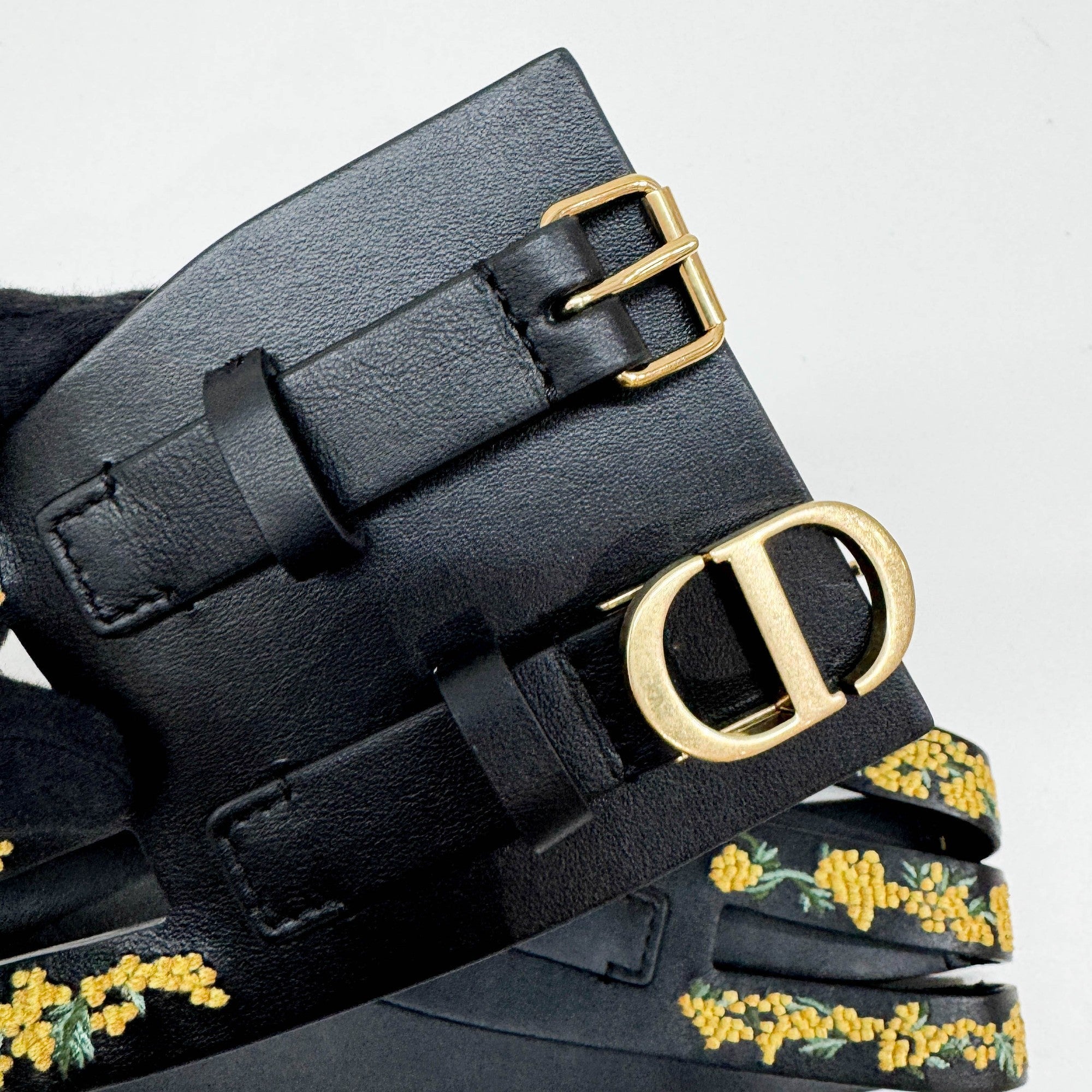 Size 70cm Flower Embroidered Black Leather Belt