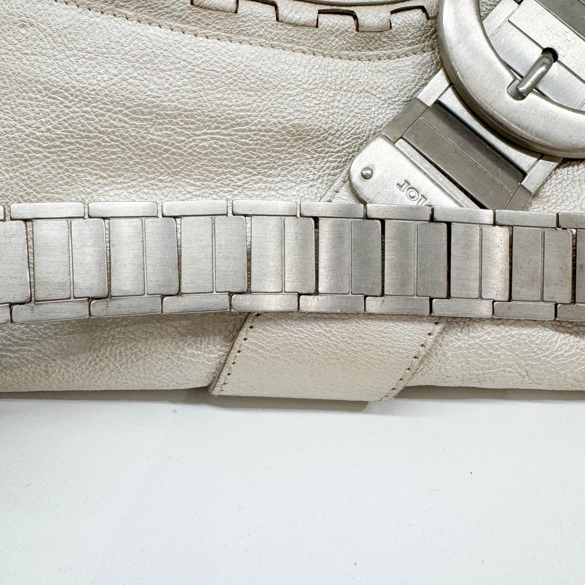 Gaucho Oyster Strap Champagne Leather Shoulder Bag