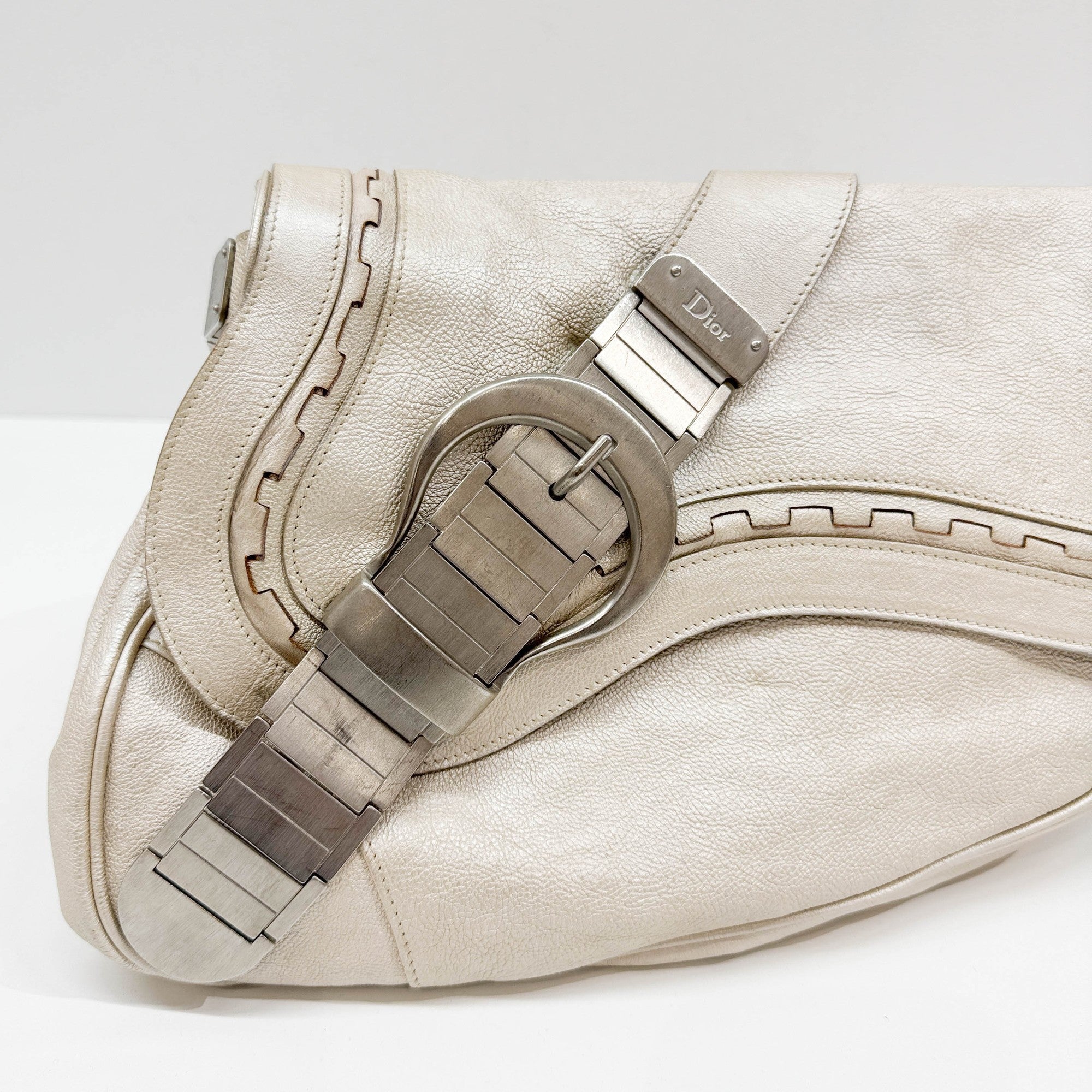 Gaucho Oyster Strap Champagne Leather Shoulder Bag