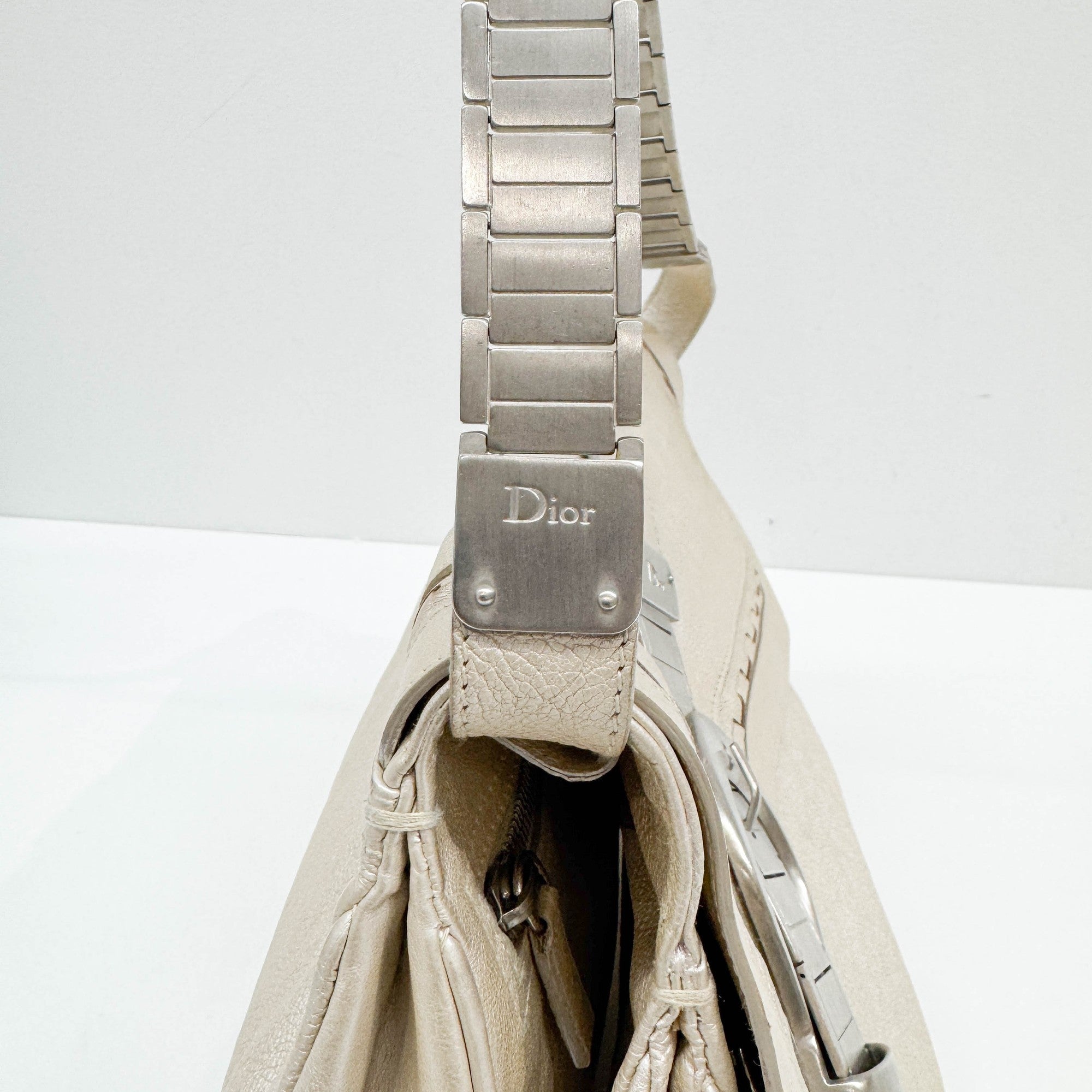 Gaucho Oyster Strap Champagne Leather Shoulder Bag