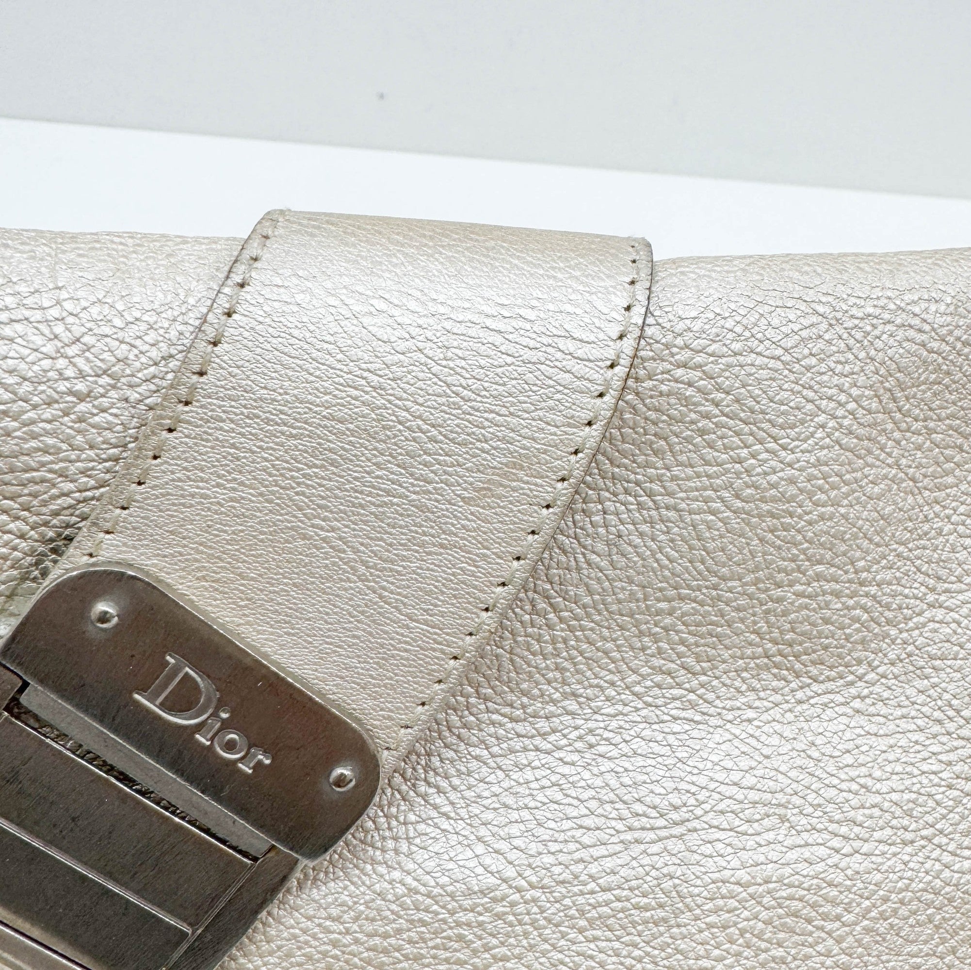 Gaucho Oyster Strap Champagne Leather Shoulder Bag