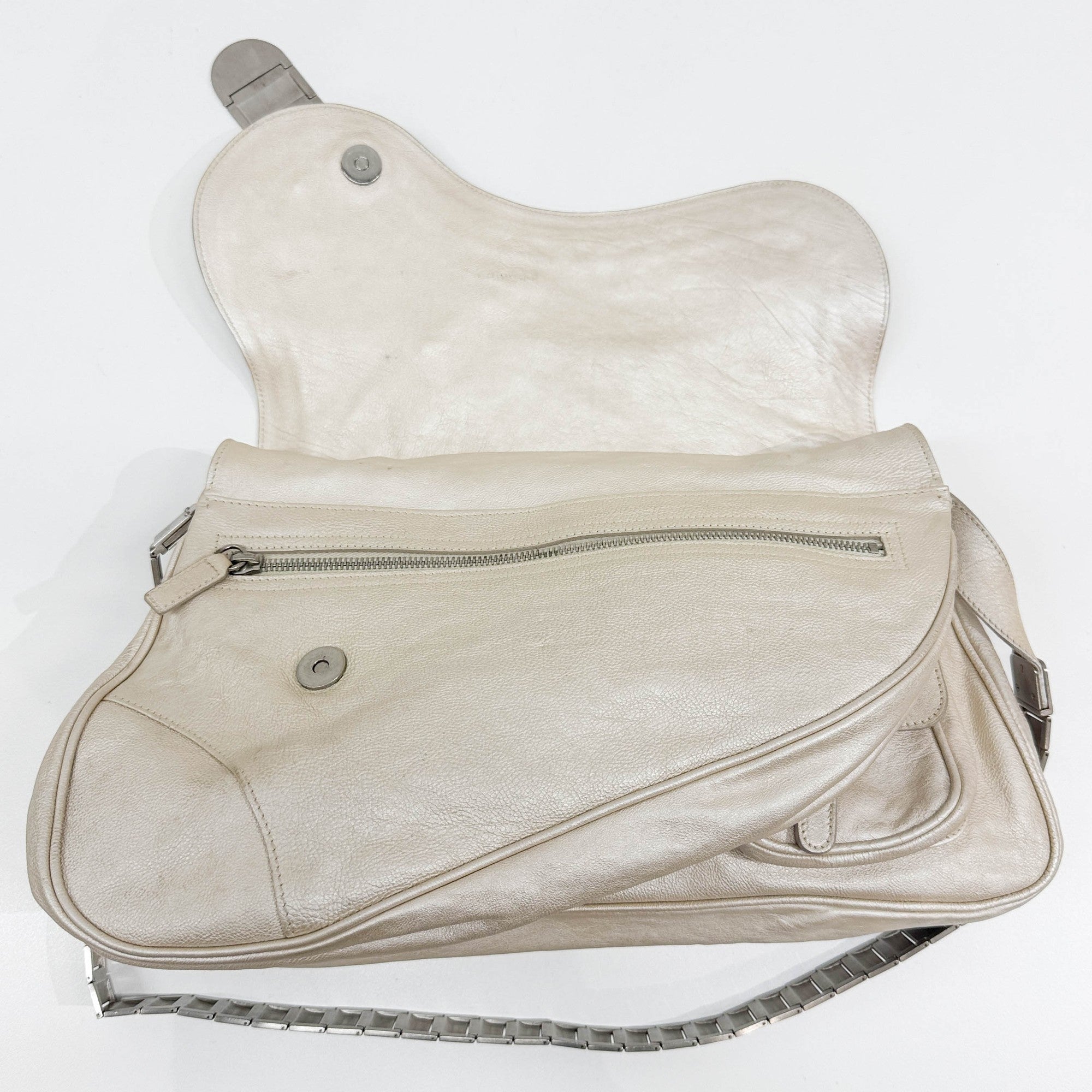 Gaucho Oyster Strap Champagne Leather Shoulder Bag