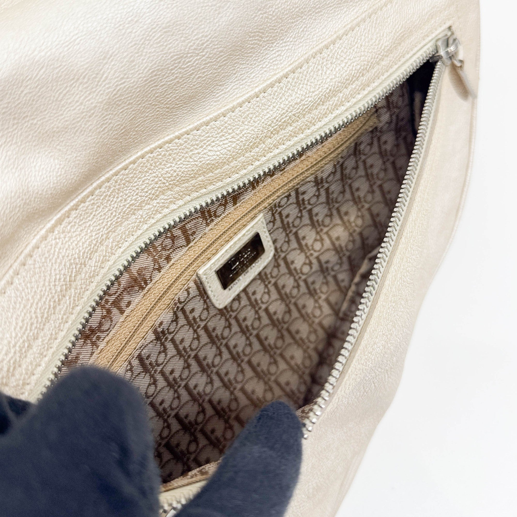 Gaucho Oyster Strap Champagne Leather Shoulder Bag