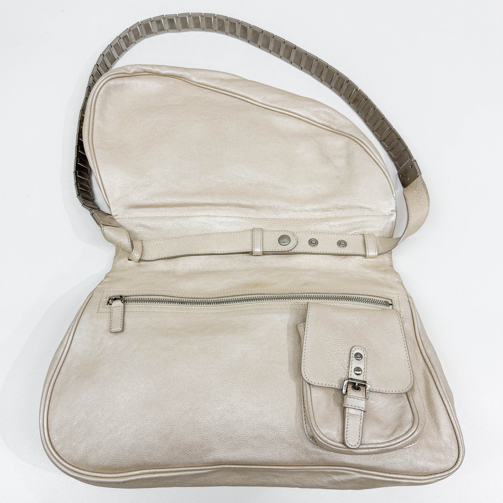 Gaucho Oyster Strap Champagne Leather Shoulder Bag