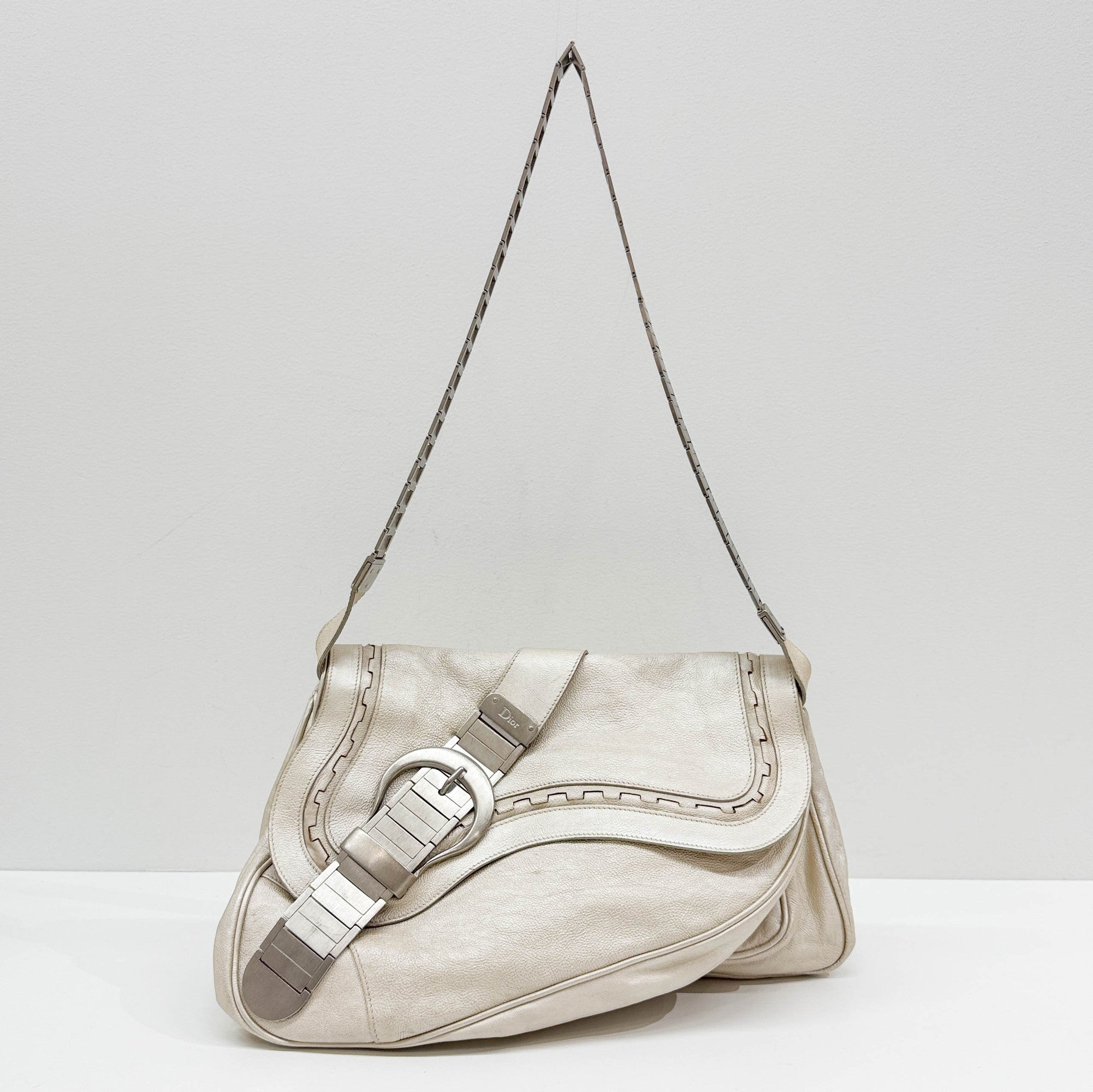 Gaucho Oyster Strap Champagne Leather Shoulder Bag