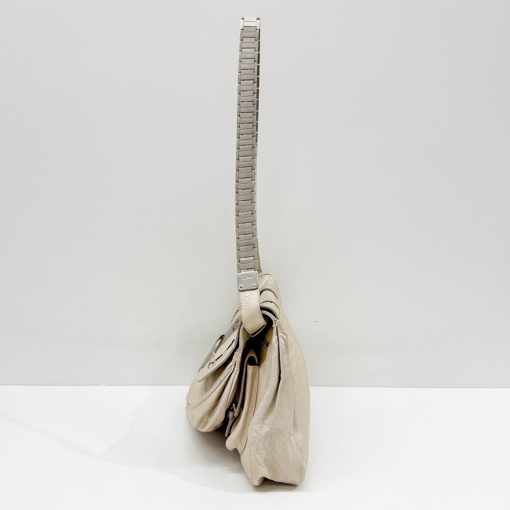 Gaucho Oyster Strap Champagne Leather Shoulder Bag