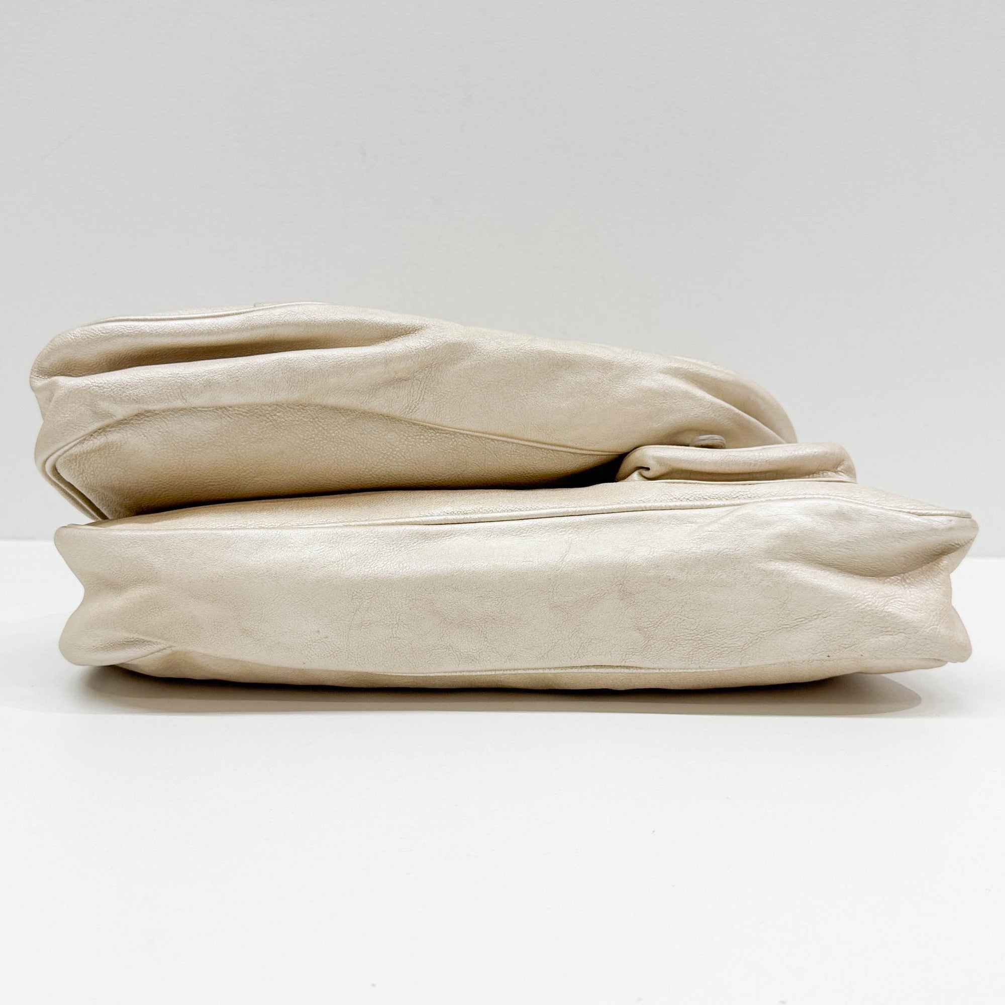 Gaucho Oyster Strap Champagne Leather Shoulder Bag