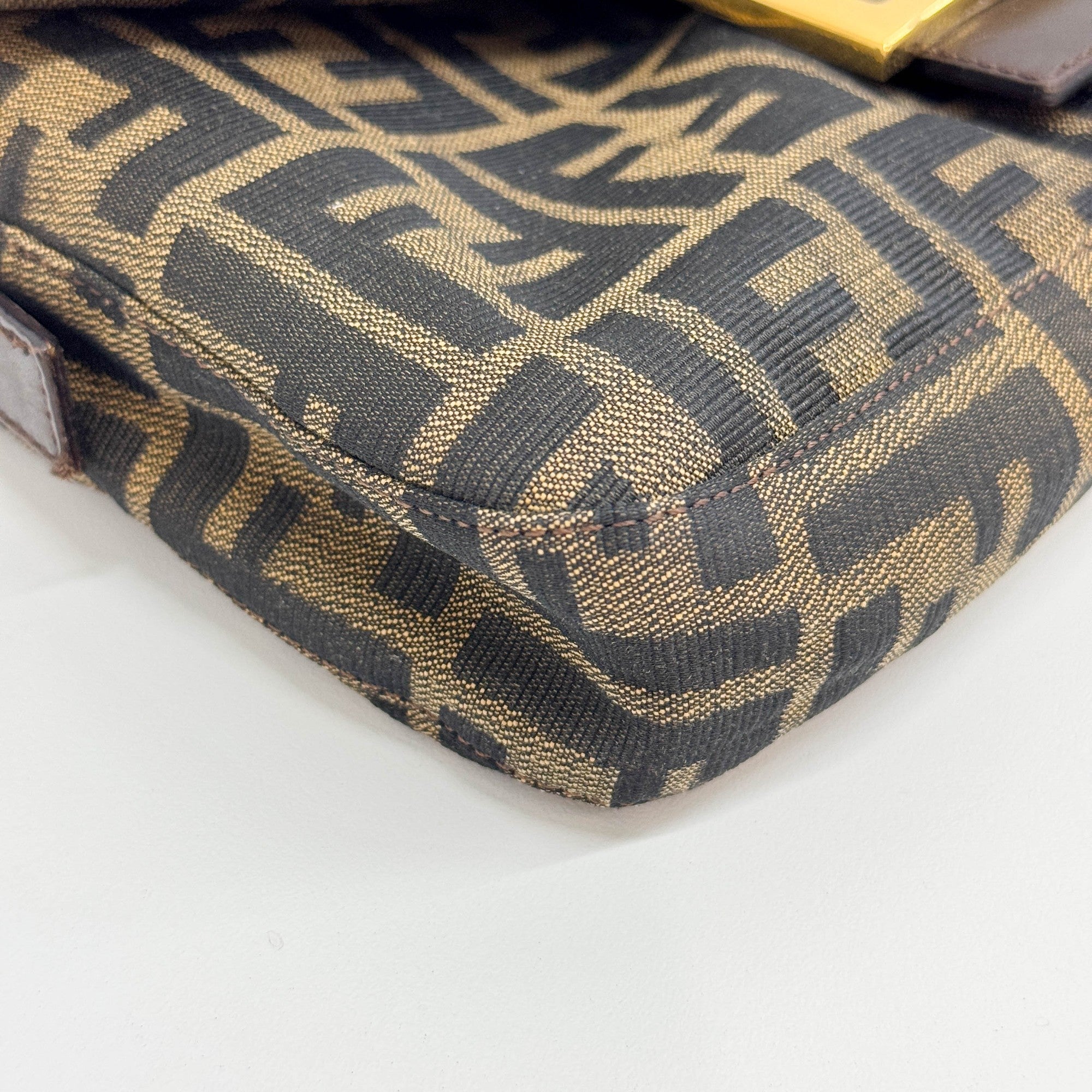 Baguette Brown Zucca Canvas Shoulder Bag