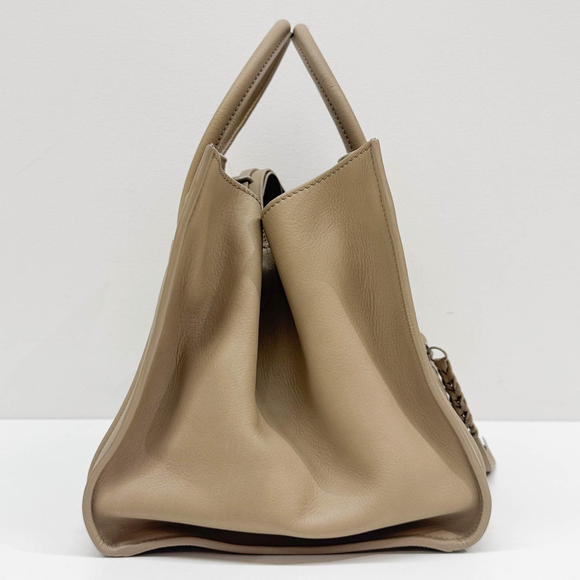 Luggage Phantom Taupe Leather Hand Bag