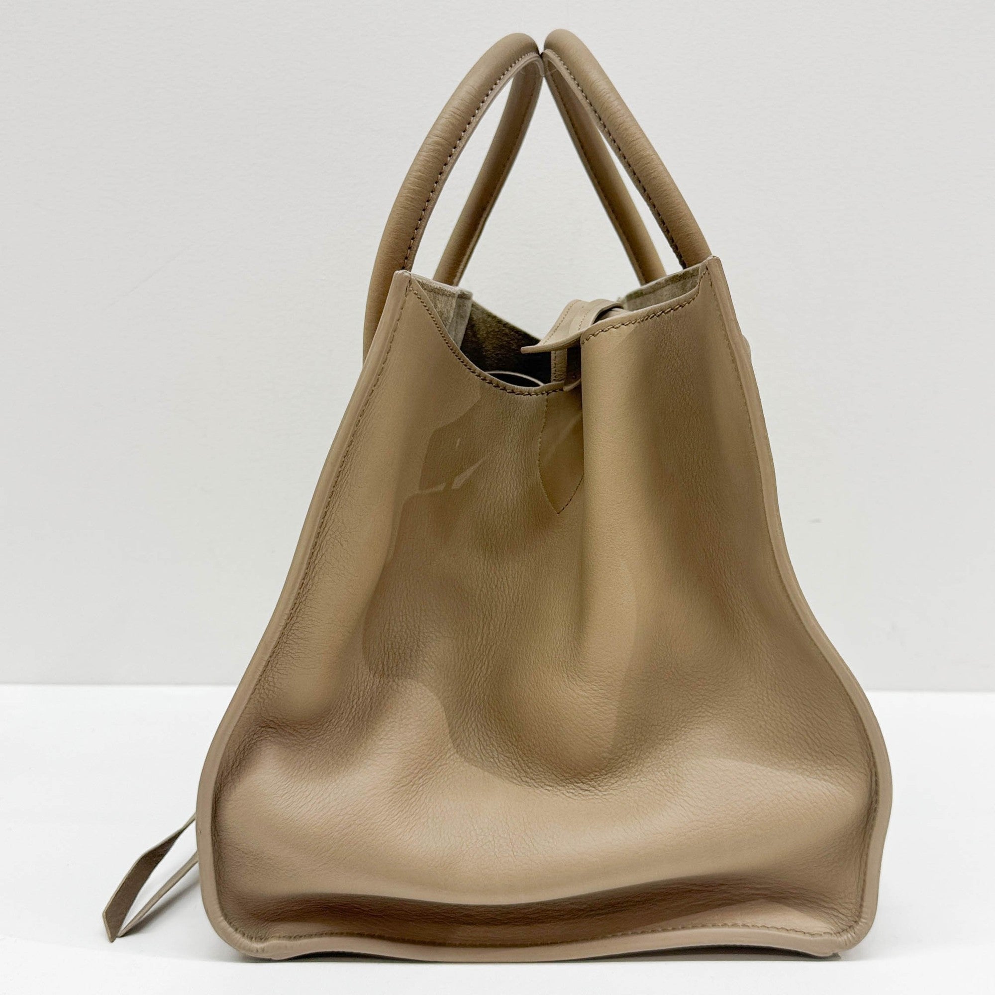 Luggage Phantom Taupe Leather Hand Bag