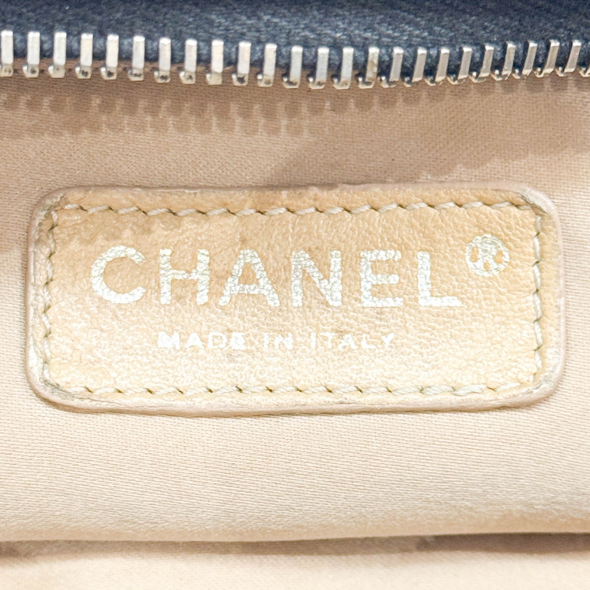 Bubble Quilt Black Leather Shoulder Bag