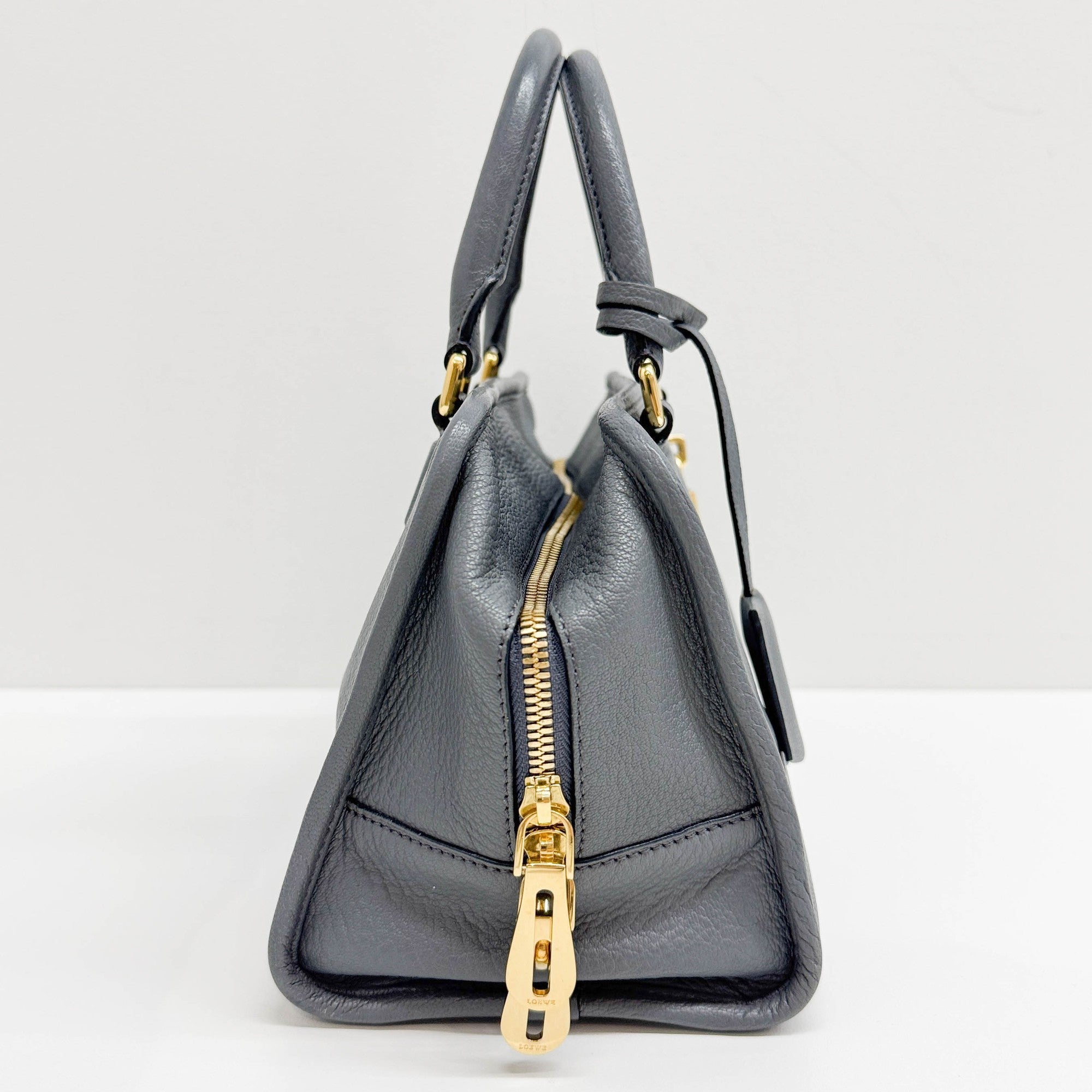 Amazona Shadow Blue Leather Hand Bag