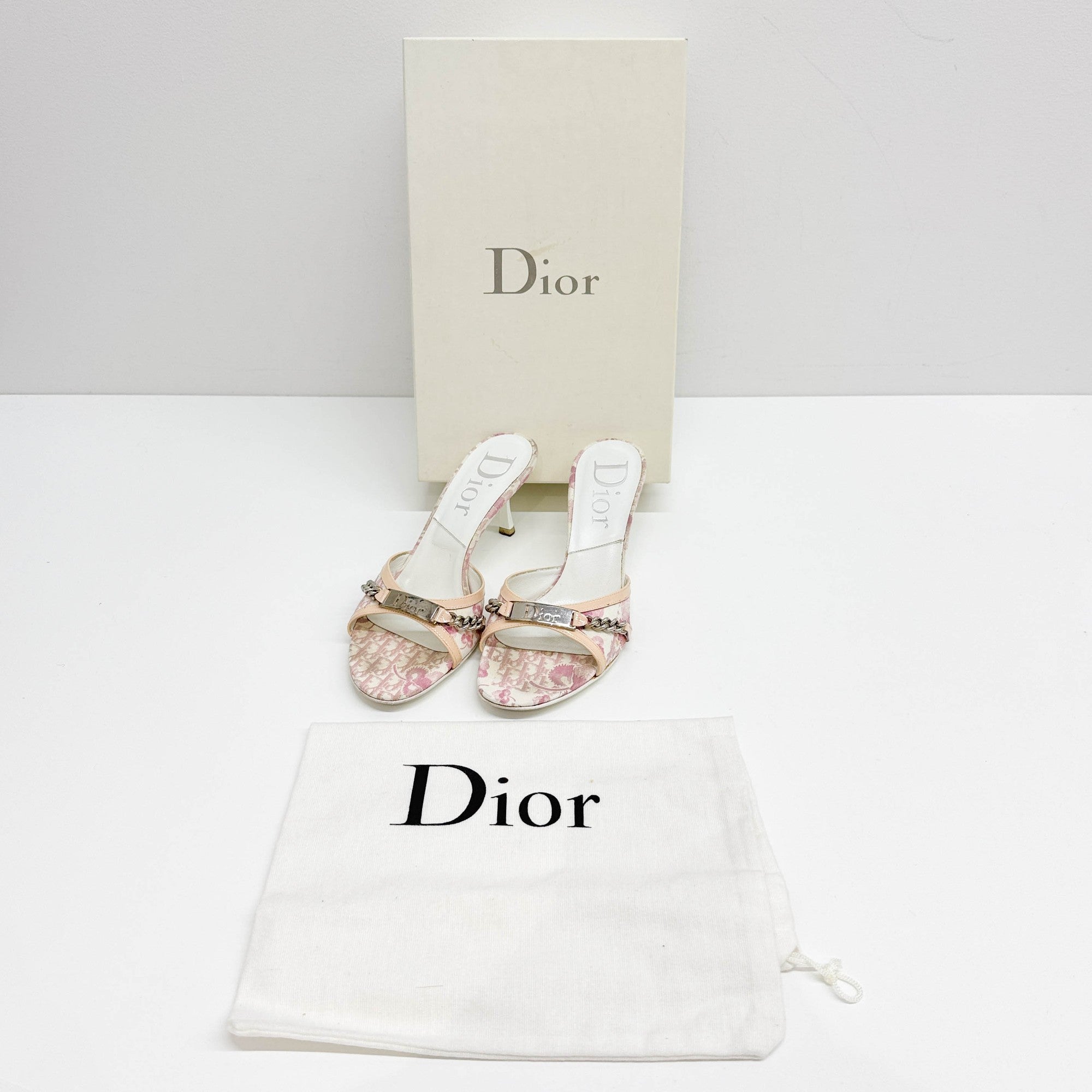 Size 36 1/2 EU Pink Trotter Canvas Heels