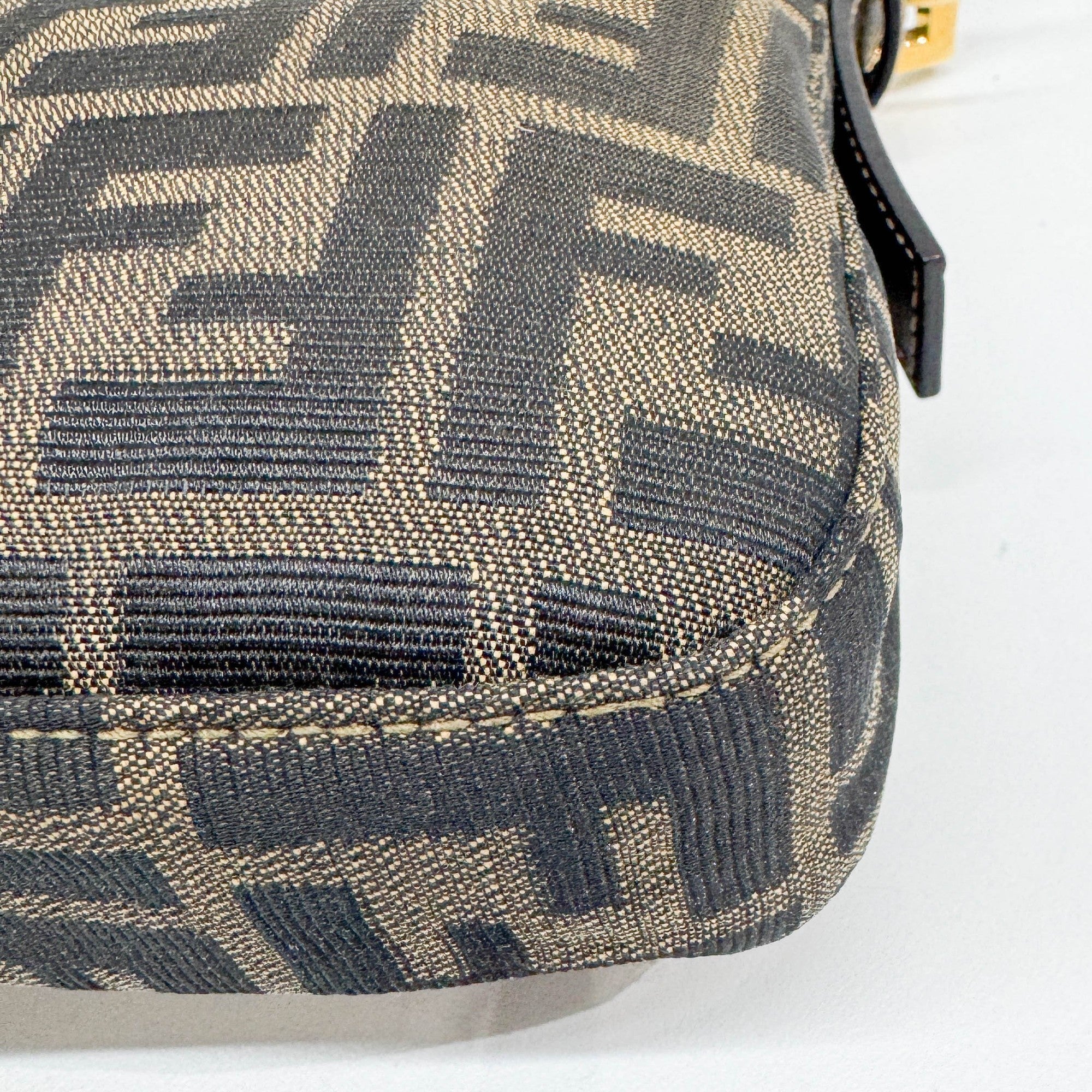 Baguette Brown Zucca Canvas Shoulder Bag