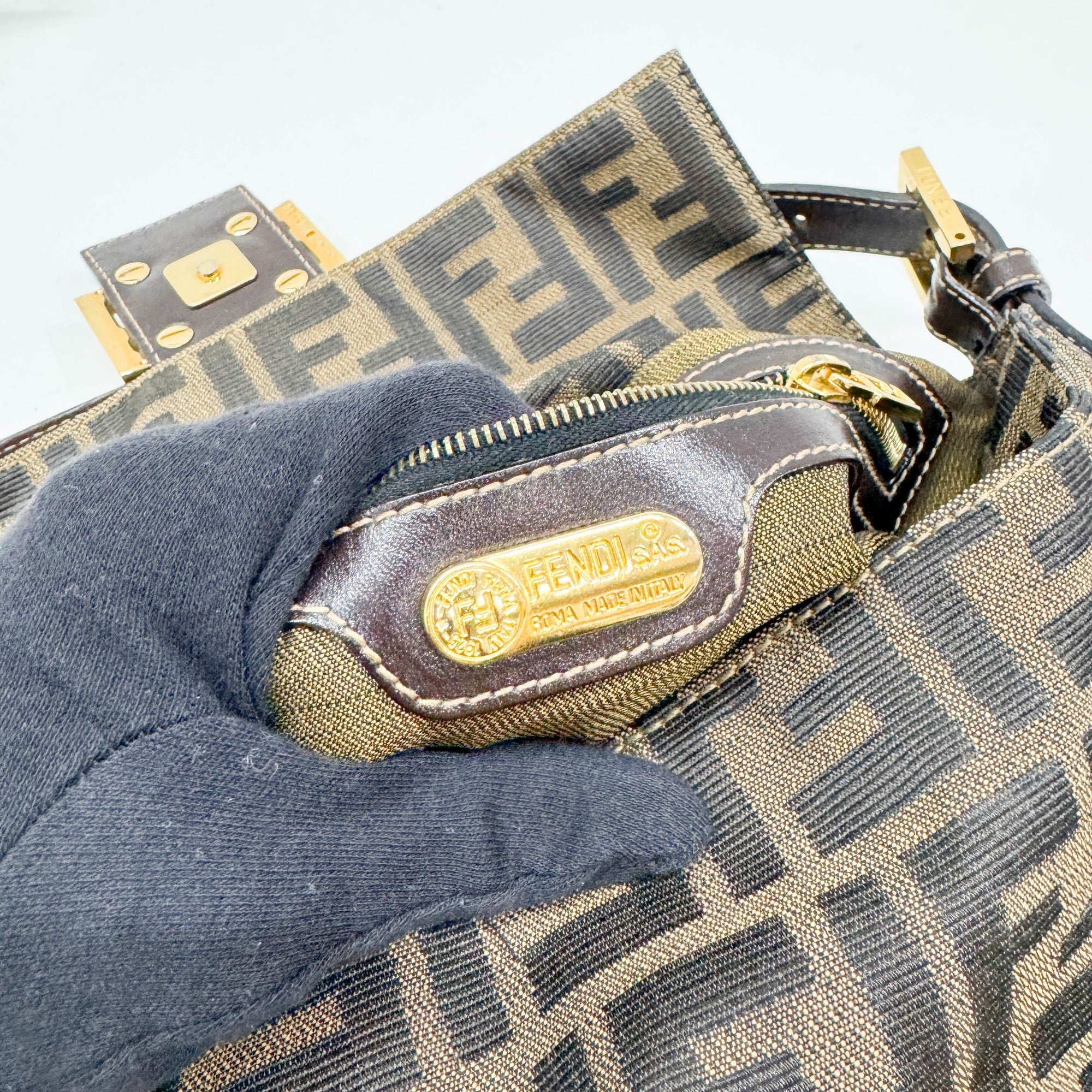 Baguette Brown Zucca Canvas Shoulder Bag