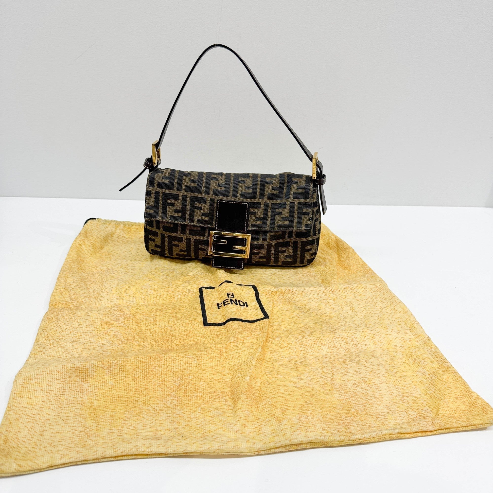 Baguette Brown Zucca Canvas Shoulder Bag