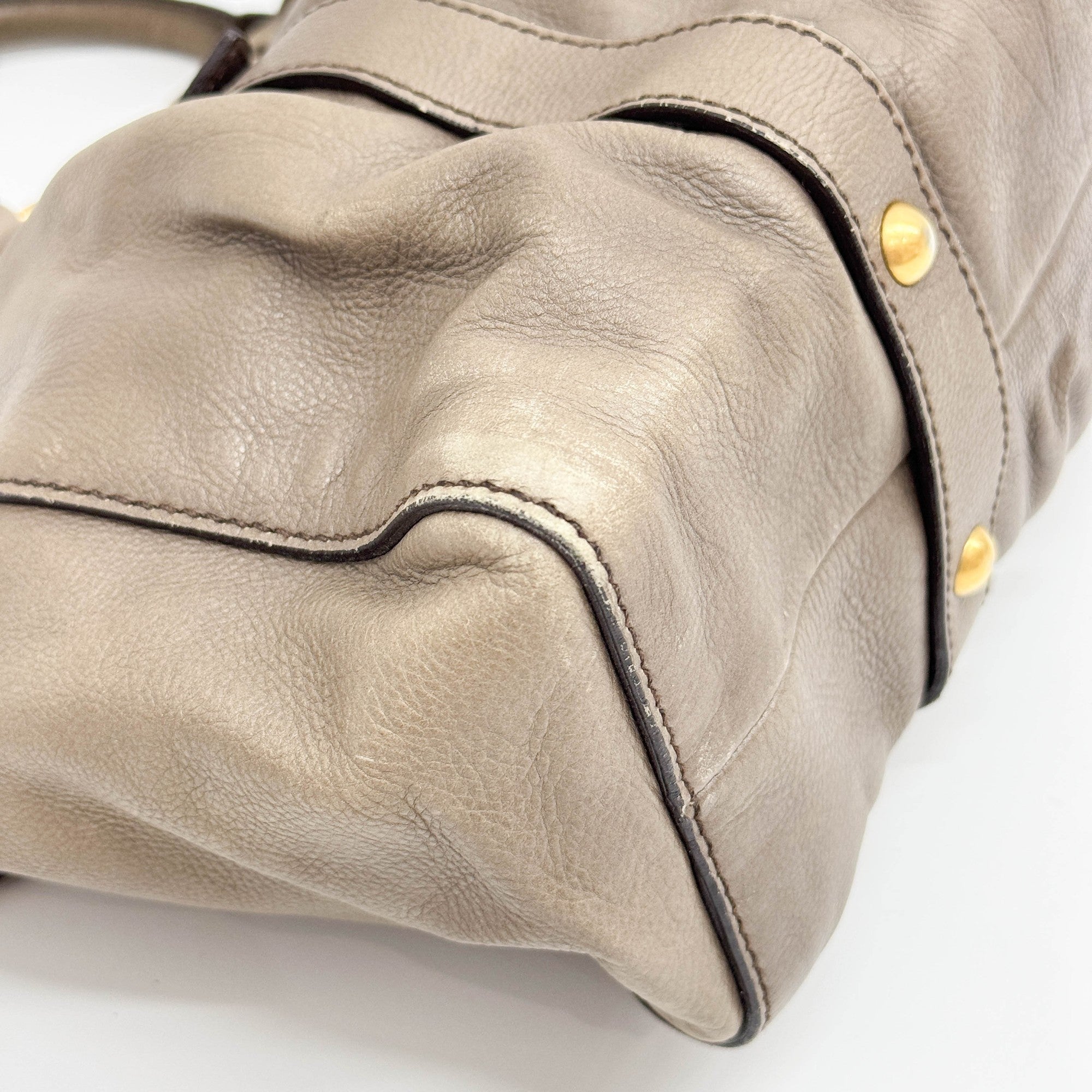 Vitello Dusty Brown Leather Hand Bag