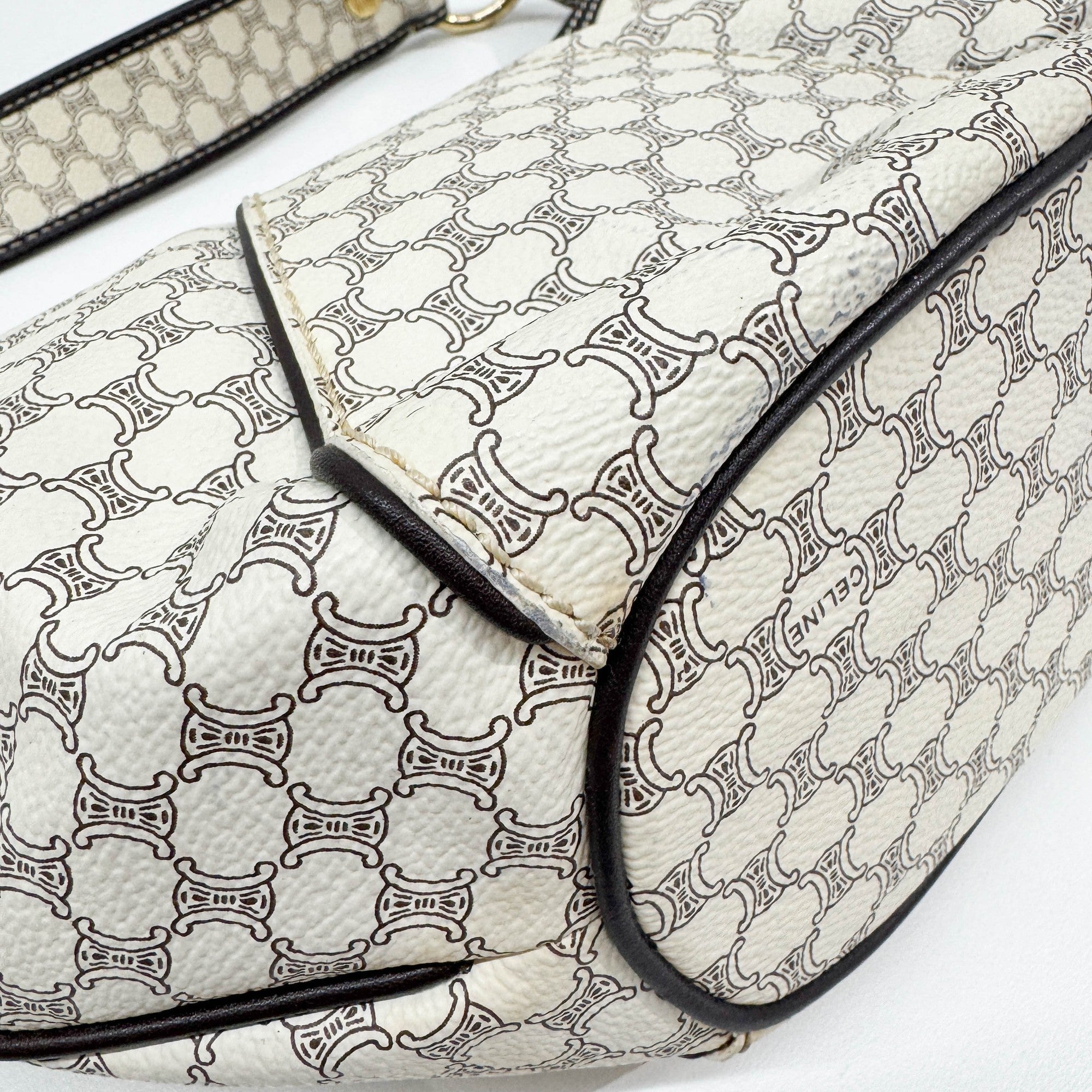 White Macadam Triomphe Leather Hobo Bag