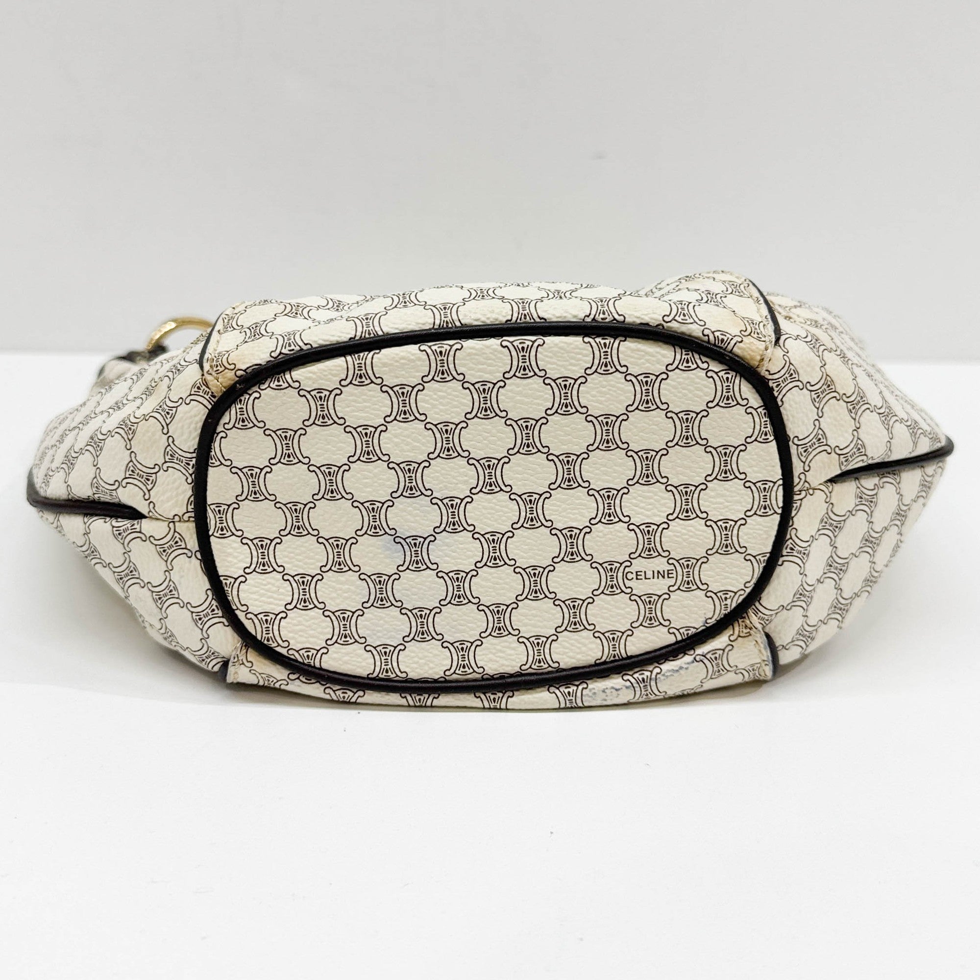 White Macadam Triomphe Leather Hobo Bag