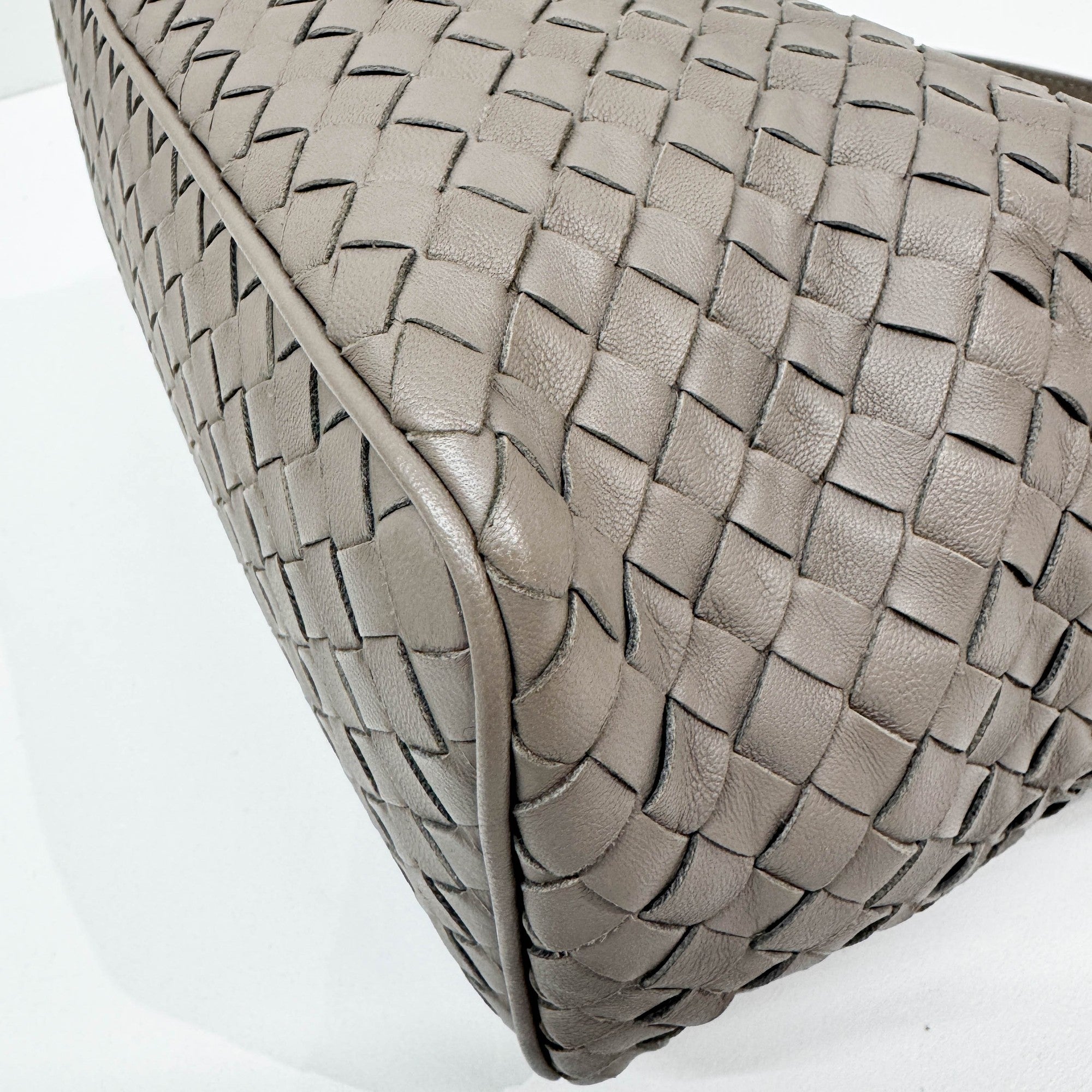 Inrecciato Elephant Gray Leather Shoulder Bag