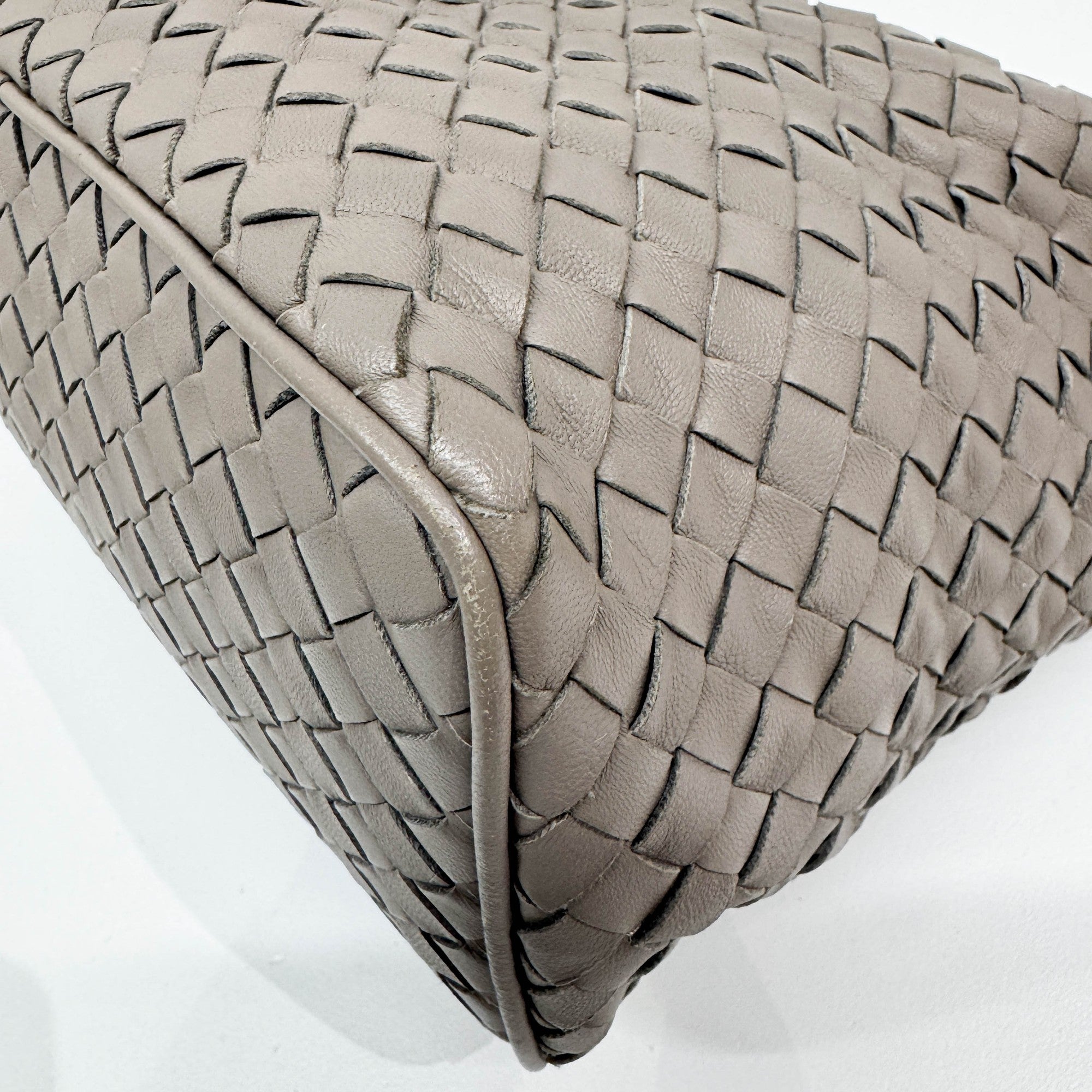 Inrecciato Elephant Gray Leather Shoulder Bag