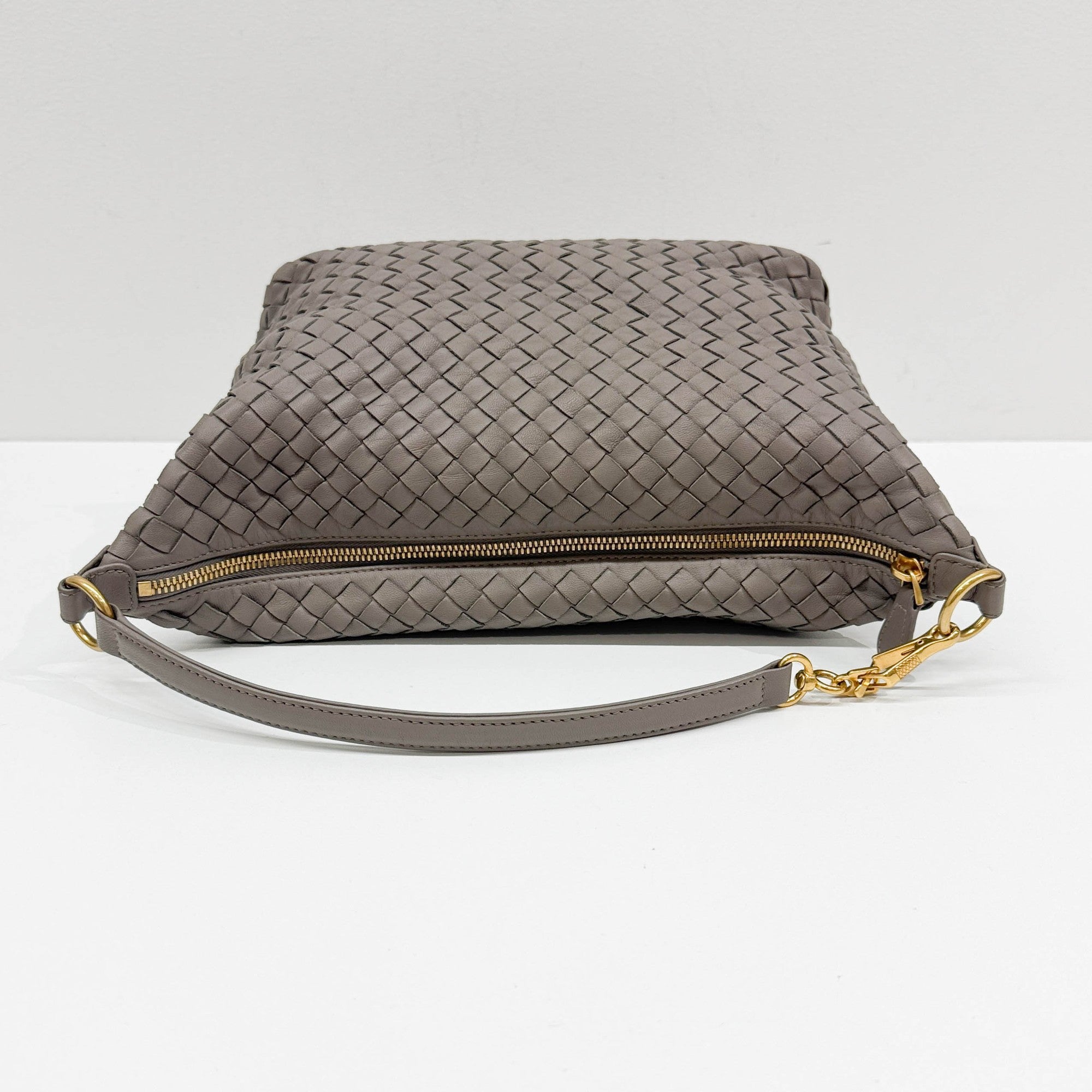 Inrecciato Elephant Gray Leather Shoulder Bag