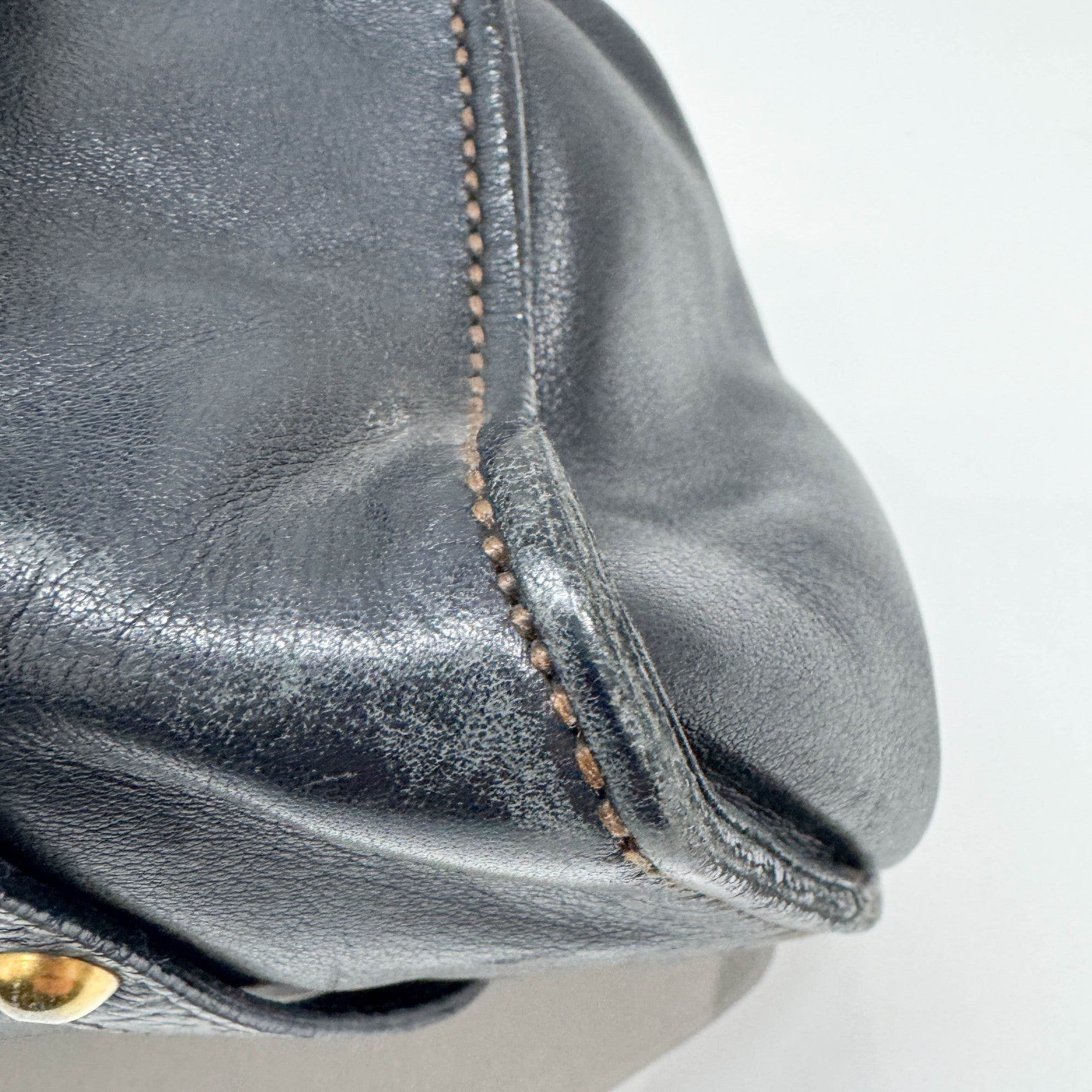 Vitello Lux Bow Black Leather Shoulder Bag
