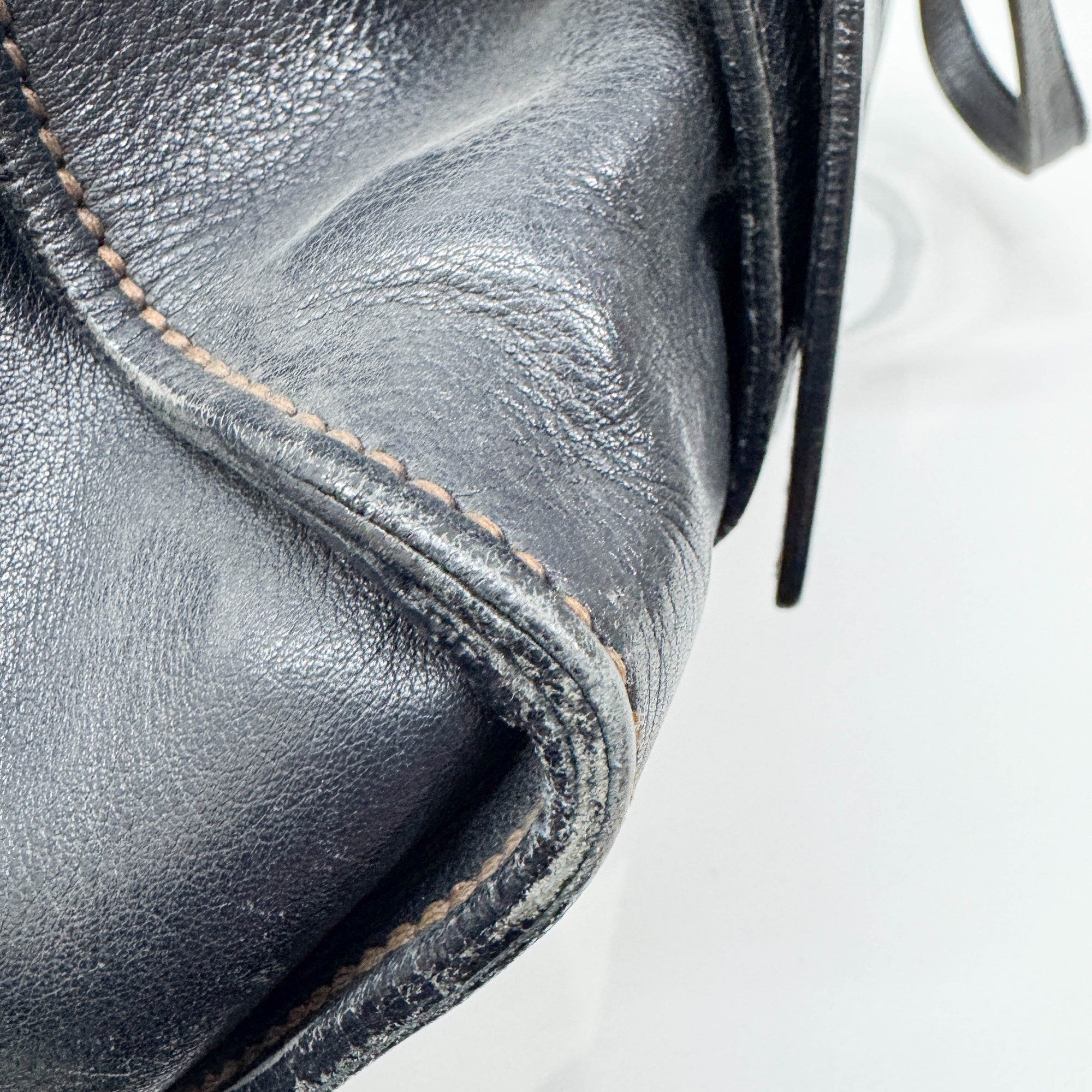 Vitello Lux Bow Black Leather Shoulder Bag