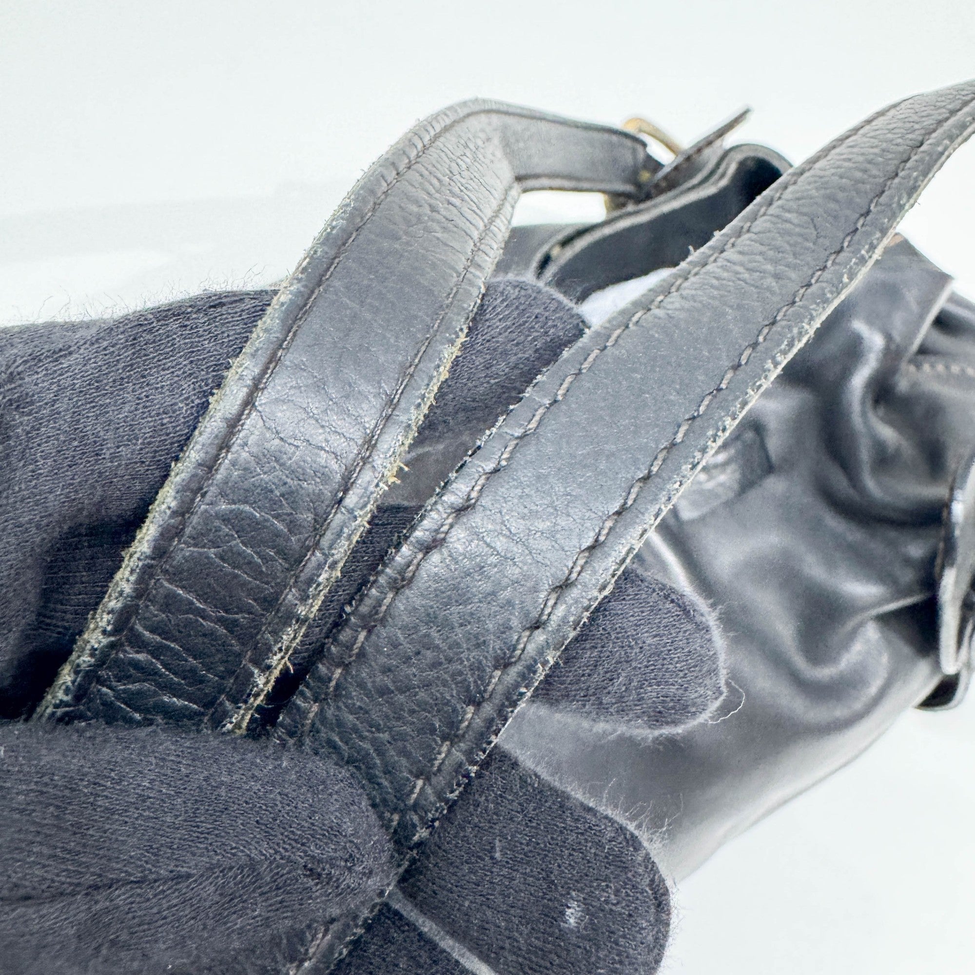 Vitello Lux Bow Black Leather Shoulder Bag