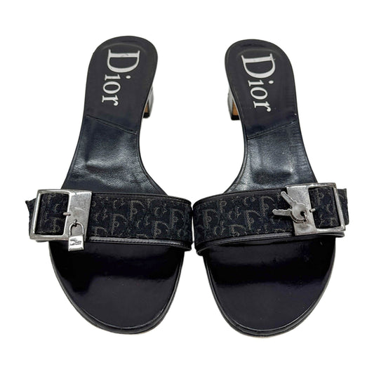 Size 37 1/2 EU Black Trotter Canvas Heels