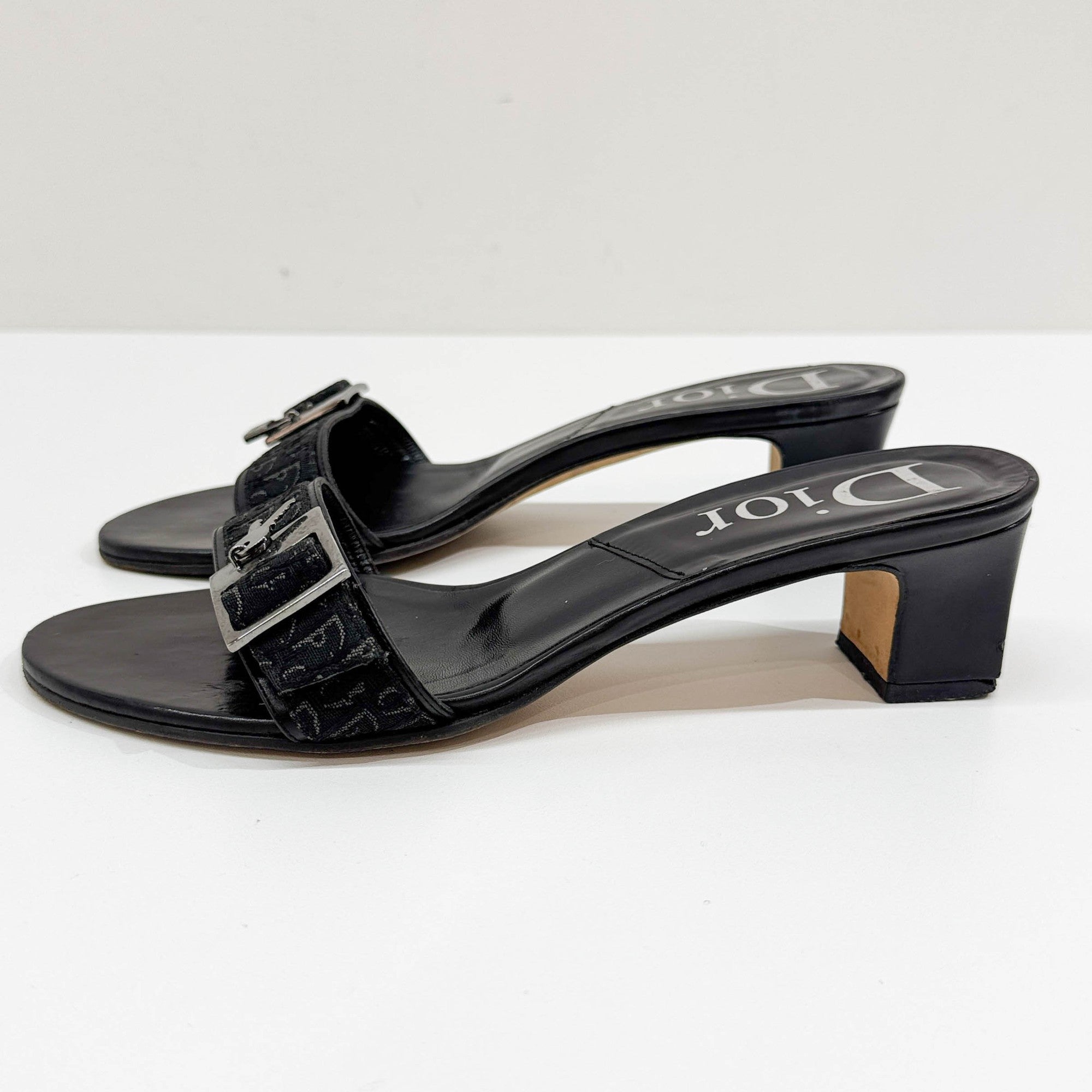 Size 37 1/2 EU Black Trotter Canvas Heels