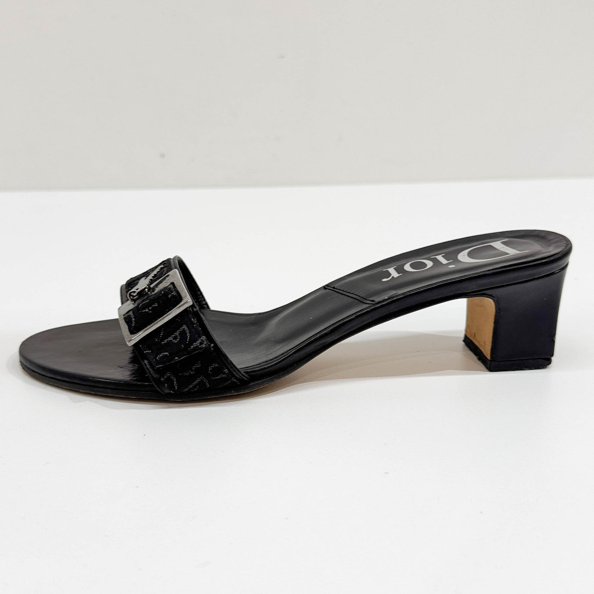 Size 37 1/2 EU Black Trotter Canvas Heels