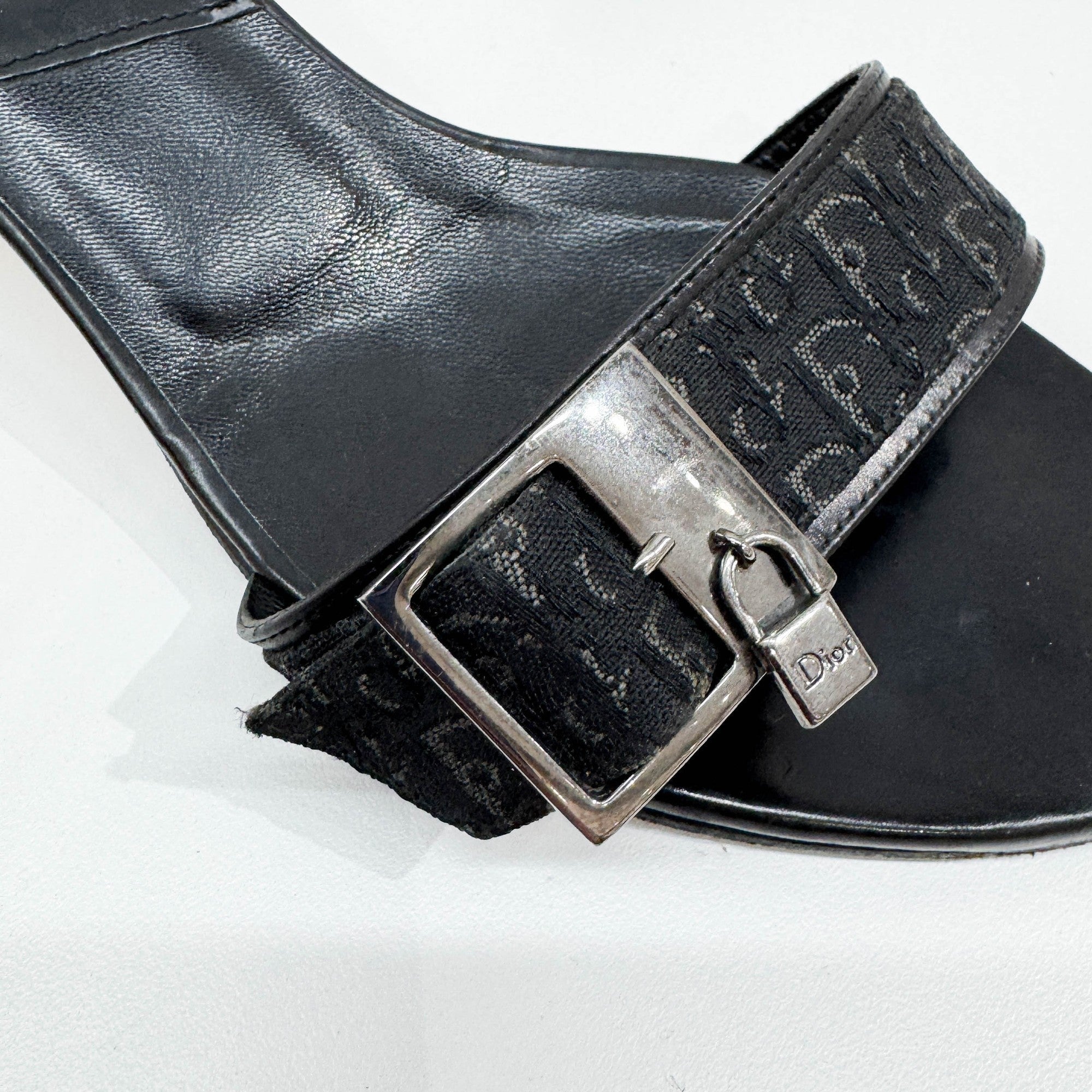 Size 37 1/2 EU Black Trotter Canvas Heels