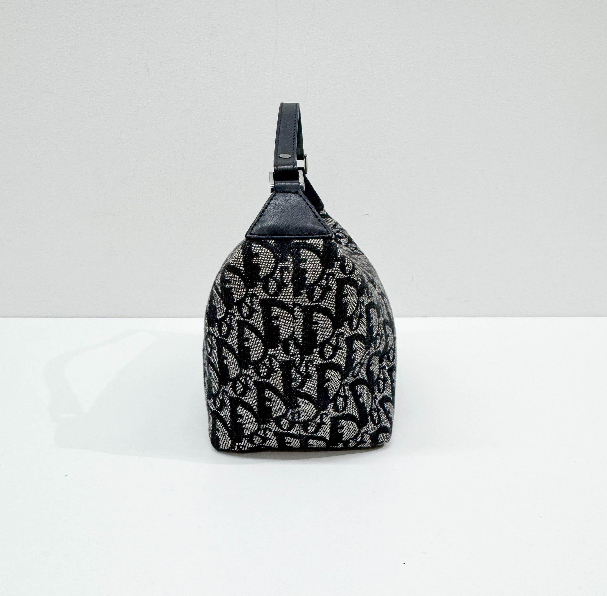 Black Trotter Handle Bag