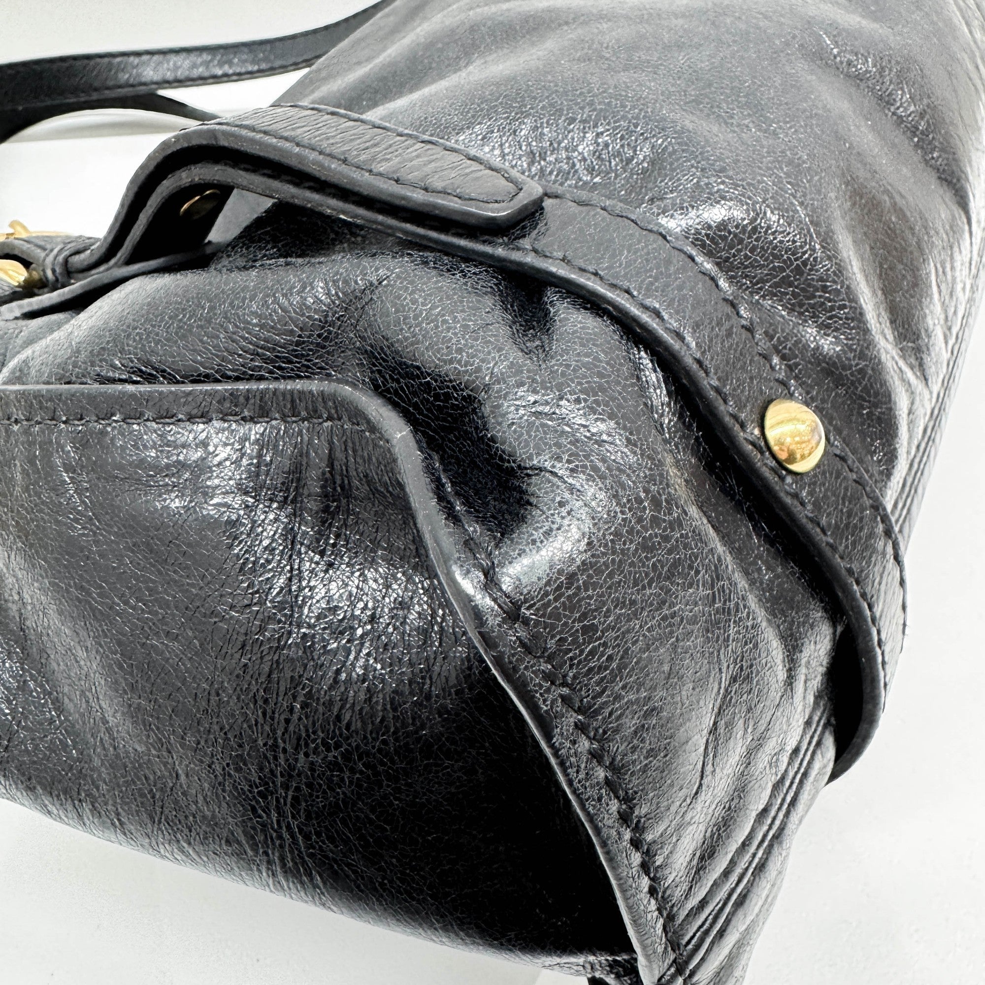 Vitello Lux Bow Black Leather Shoulder Bag