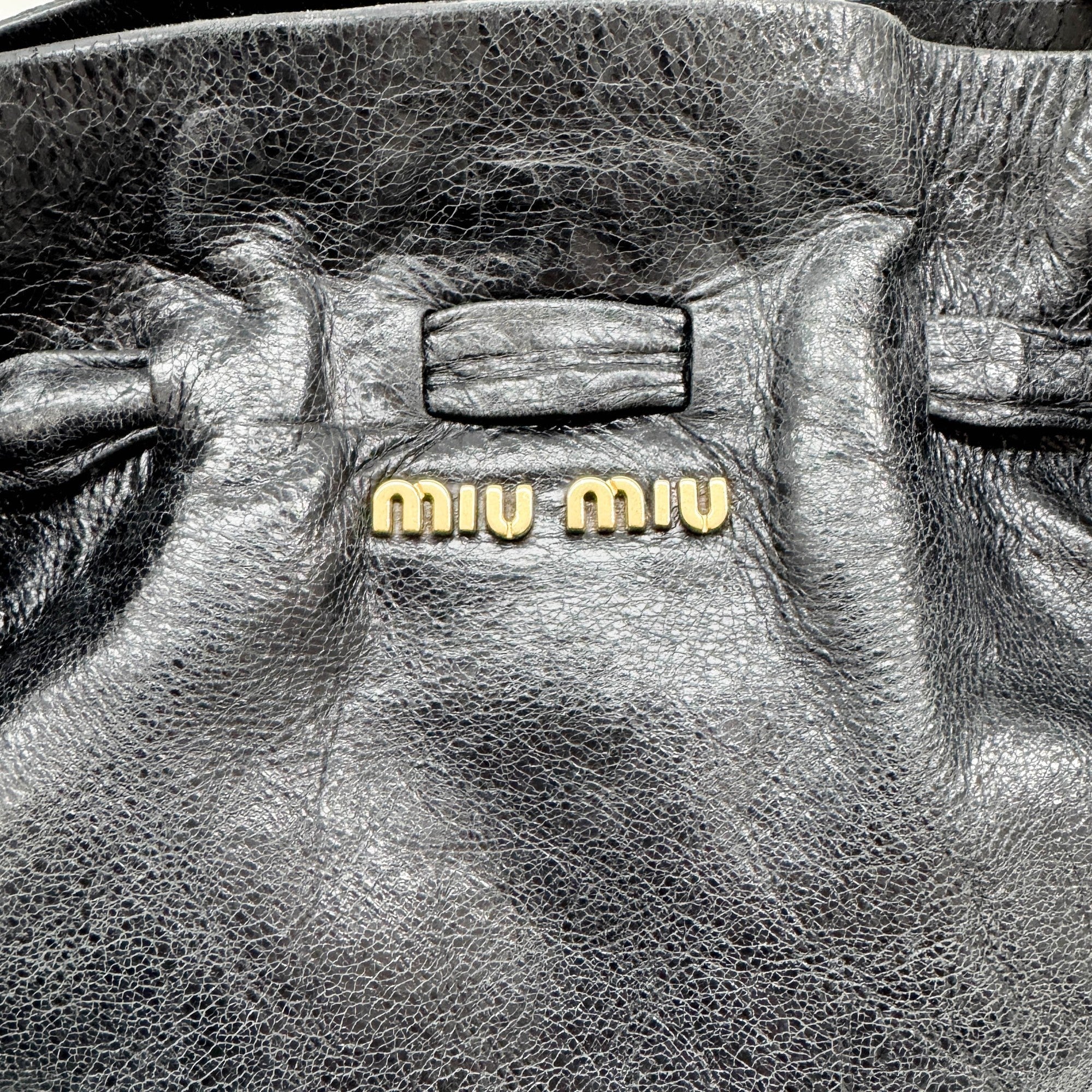 Vitello Lux Bow Black Leather Shoulder Bag