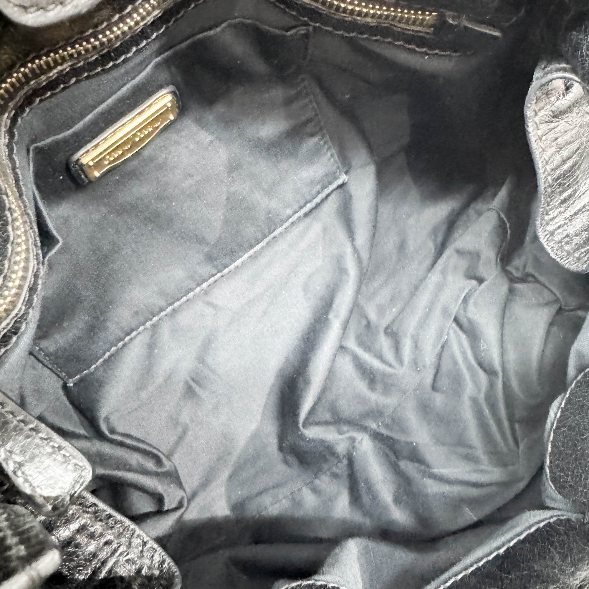 Vitello Lux Bow Black Leather Shoulder Bag