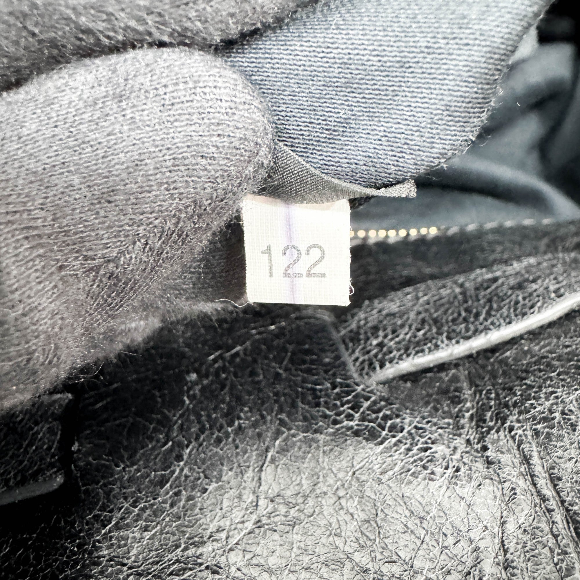 Vitello Lux Bow Black Leather Shoulder Bag