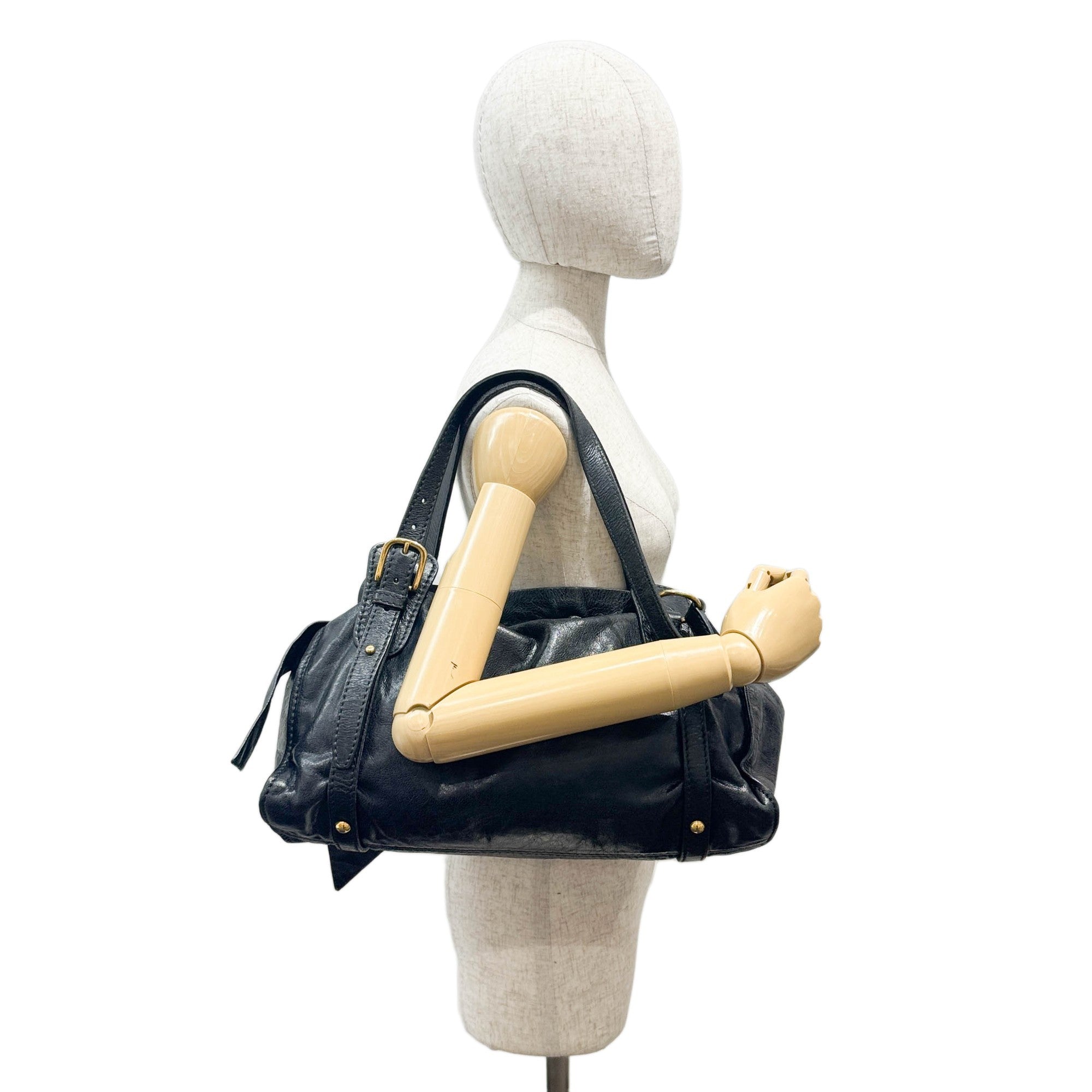 Vitello Lux Bow Black Leather Shoulder Bag