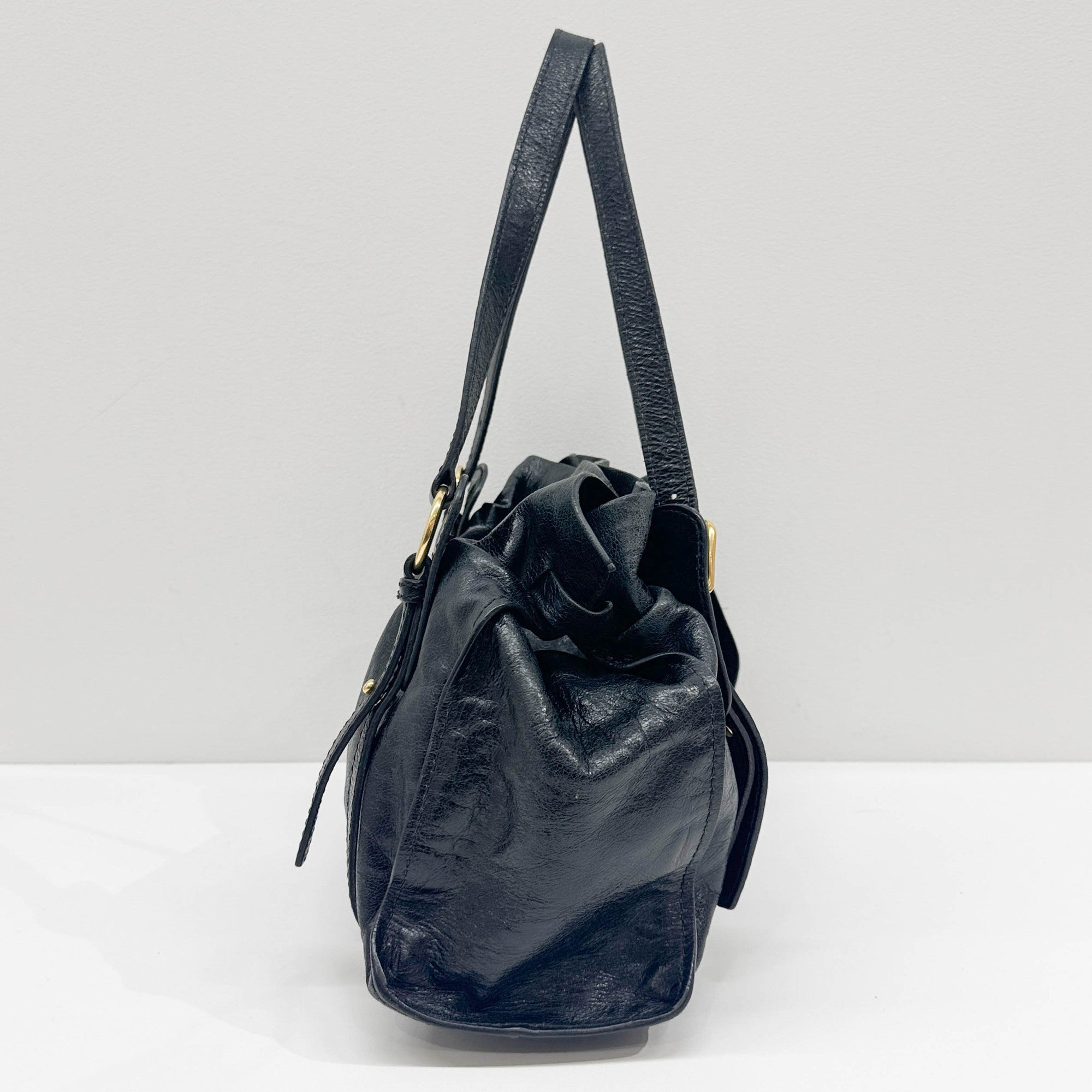 Vitello Lux Bow Black Leather Shoulder Bag