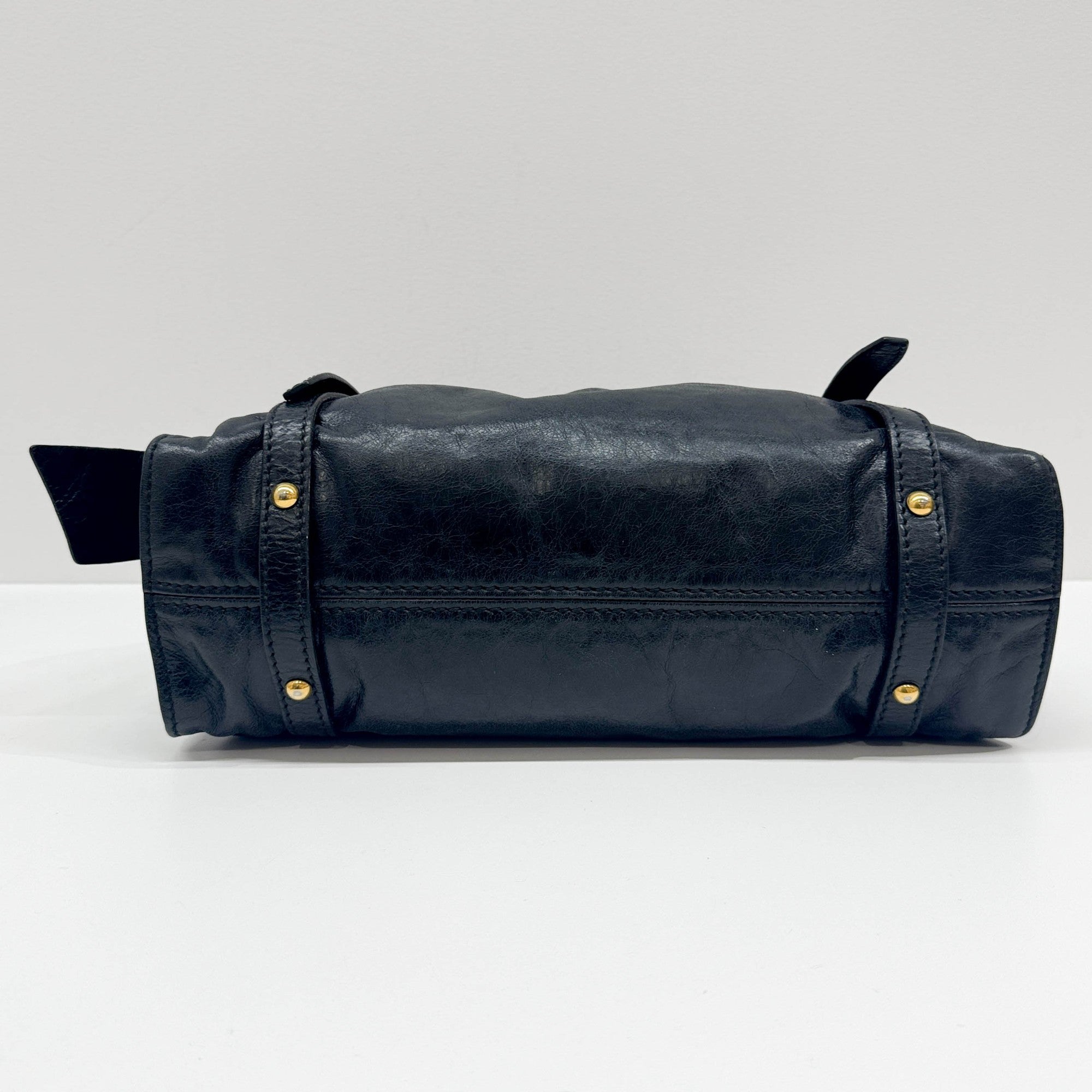 Vitello Lux Bow Black Leather Shoulder Bag