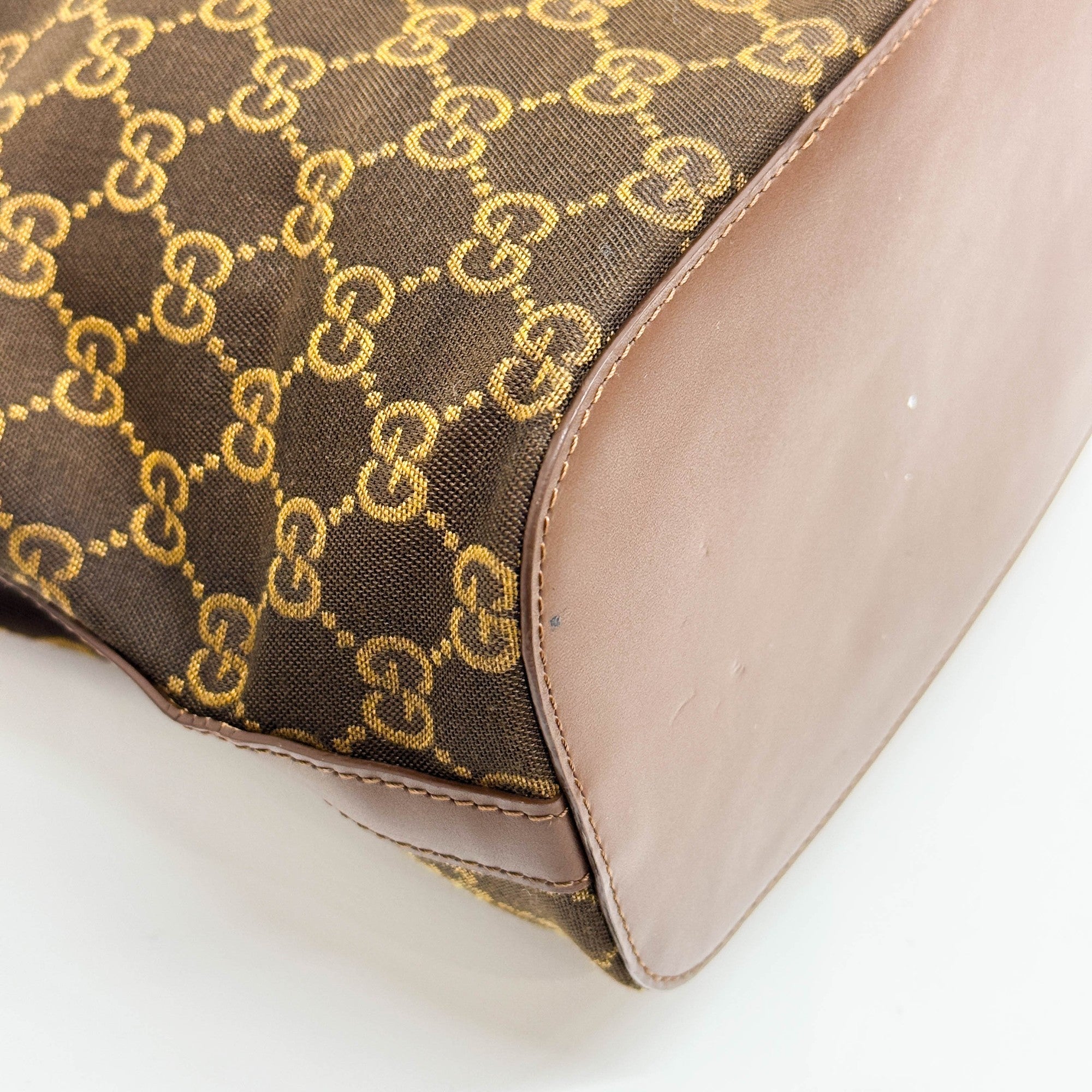 Bucket Brown GG Canvas Shoulder Bag