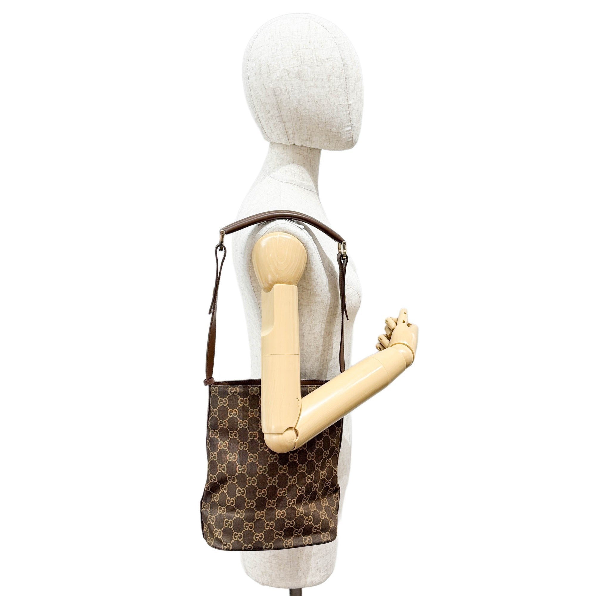 Bucket Brown GG Canvas Shoulder Bag